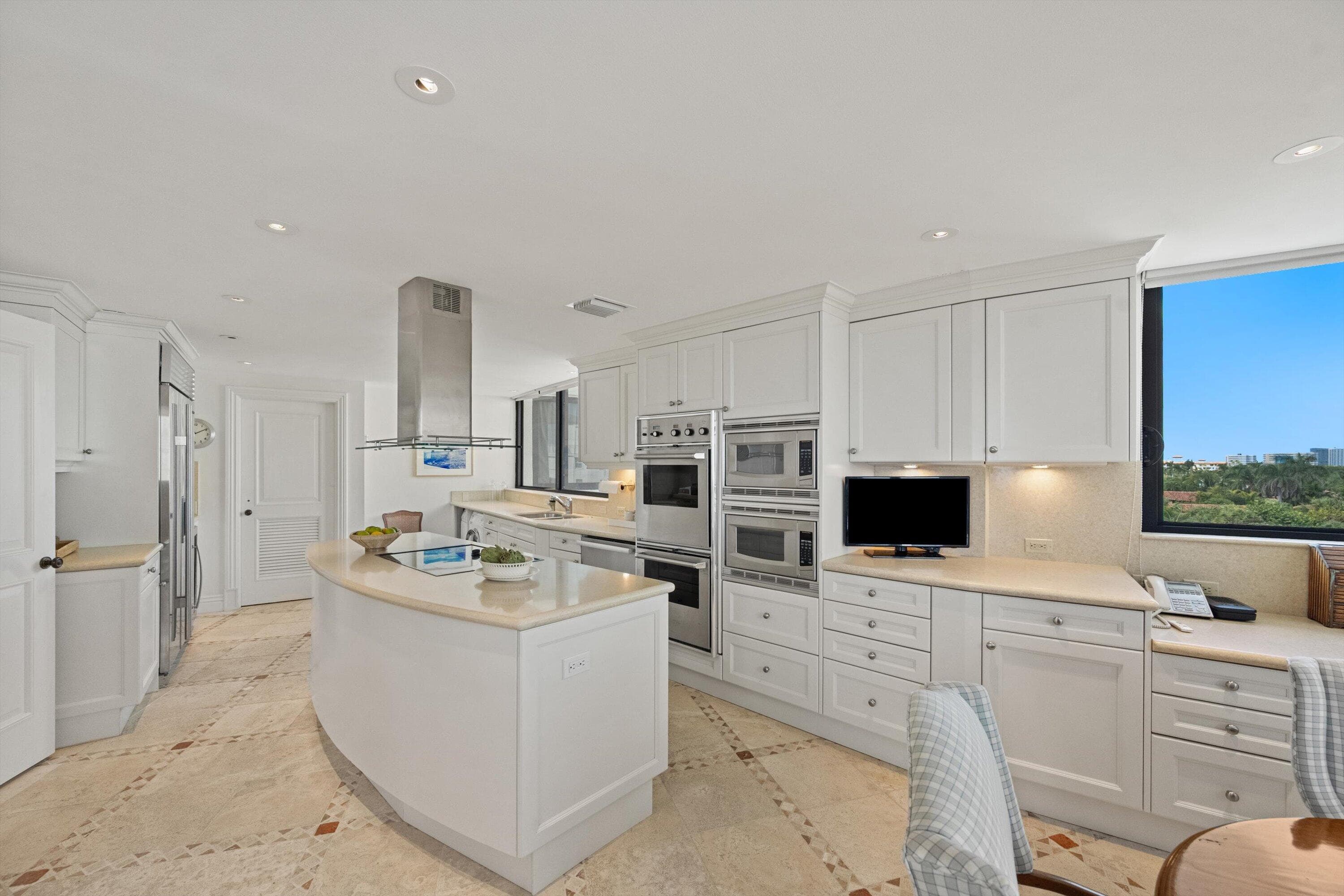 150 N Ocean Boulevard Ph 3, Palm Beach, FL 33480 9