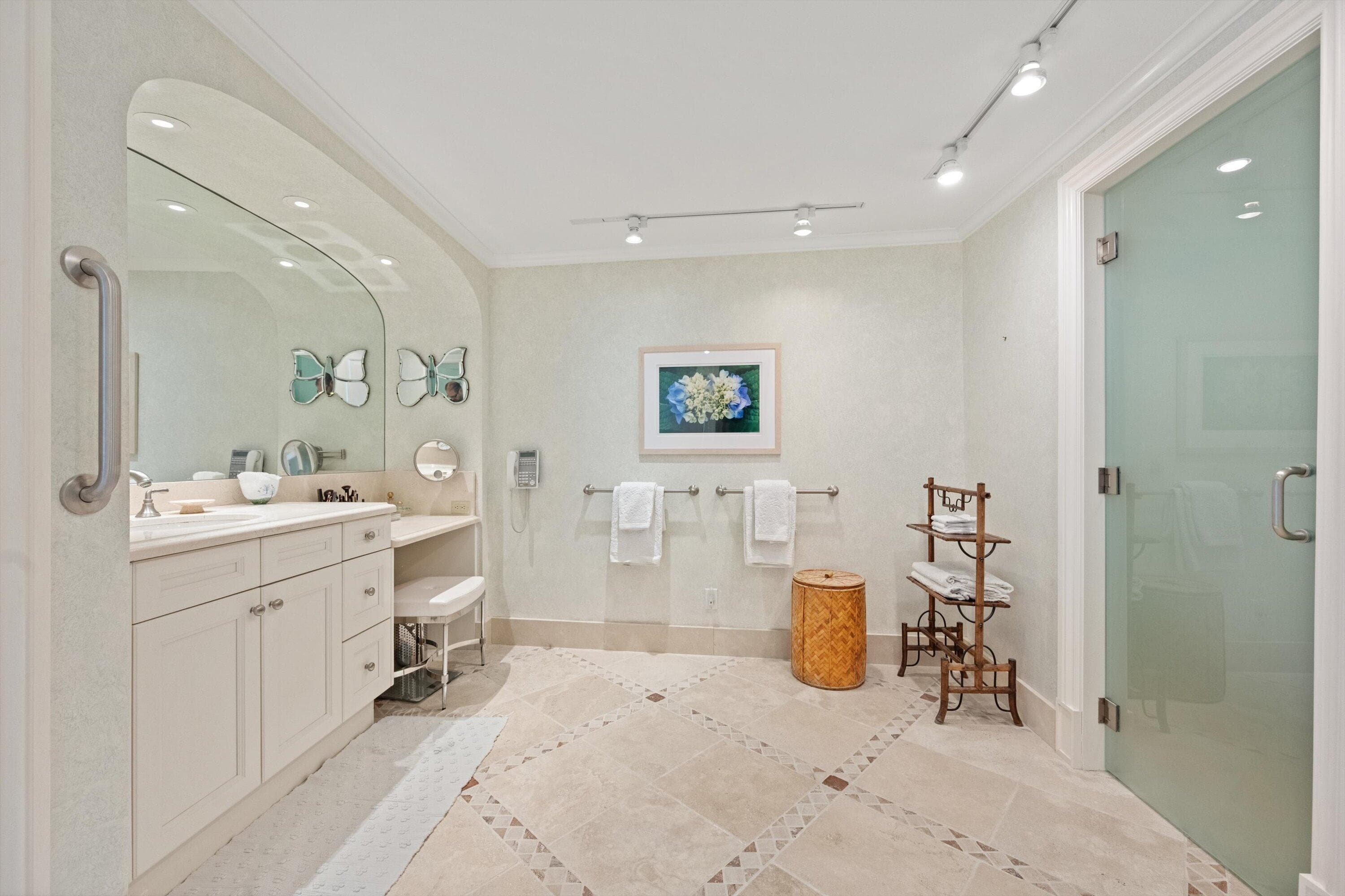150 N Ocean Boulevard Ph 3, Palm Beach, FL 33480 21