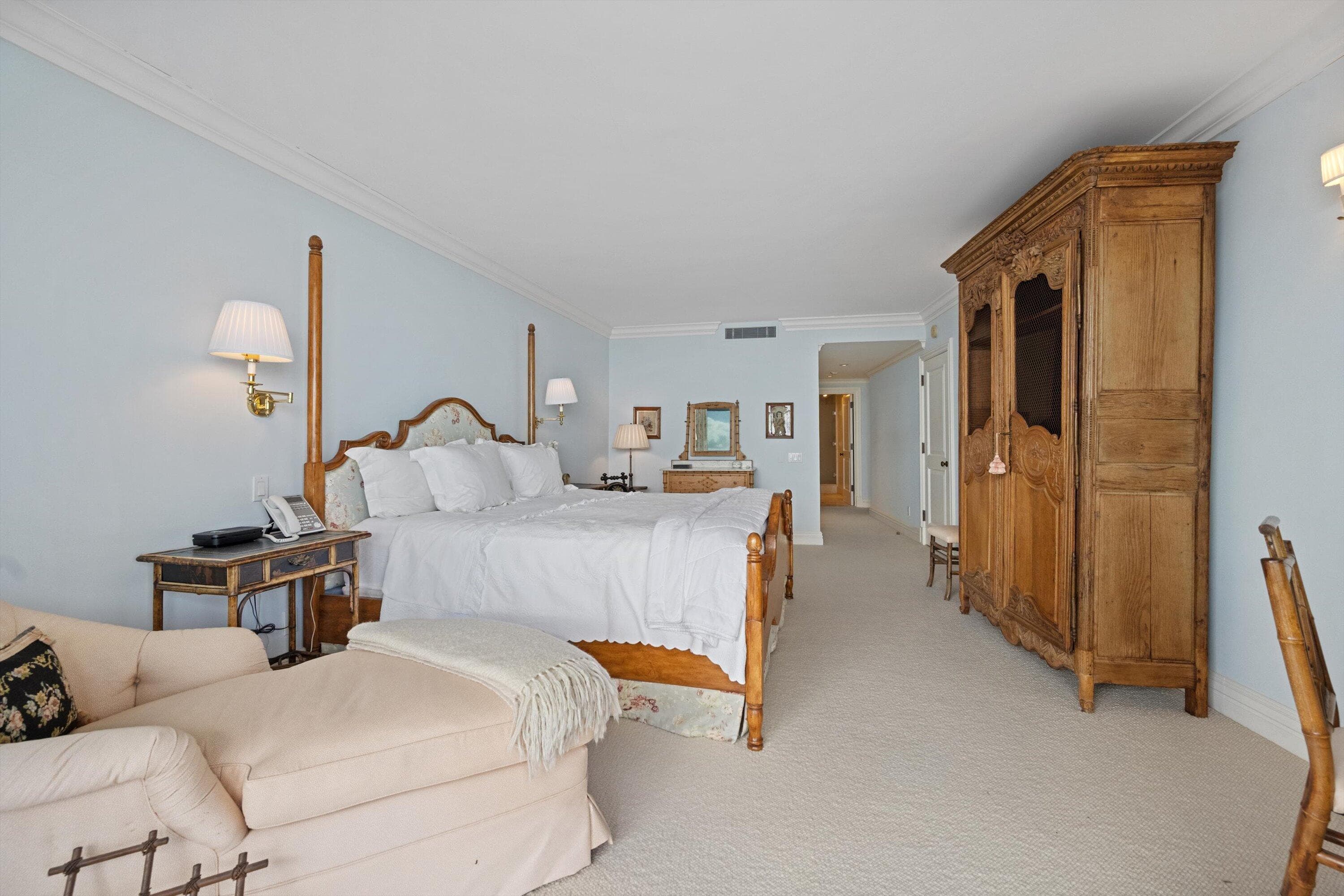 150 N Ocean Boulevard Ph 3, Palm Beach, FL 33480 19