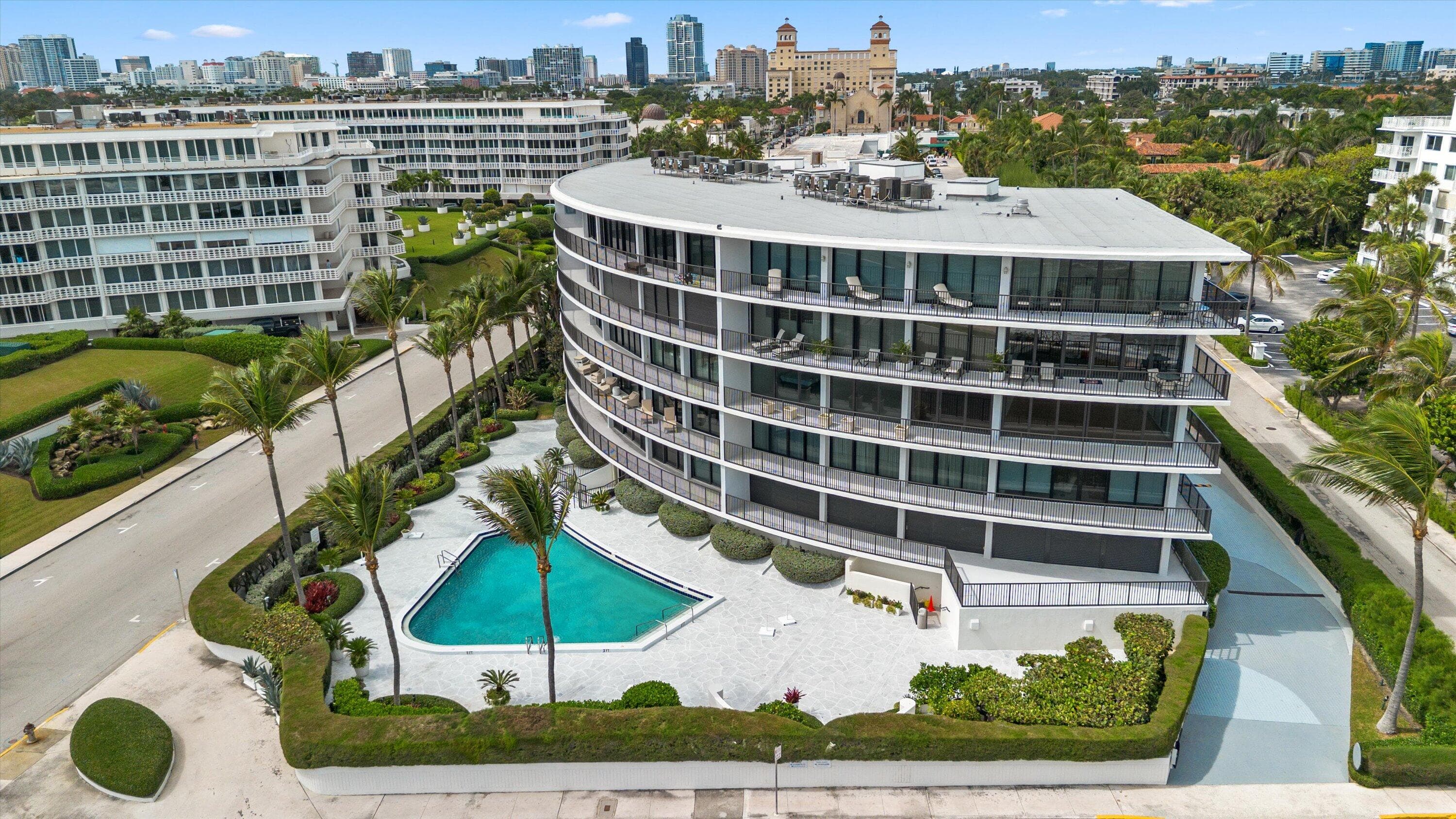 150 N Ocean Boulevard Ph 3, Palm Beach, FL 33480 31