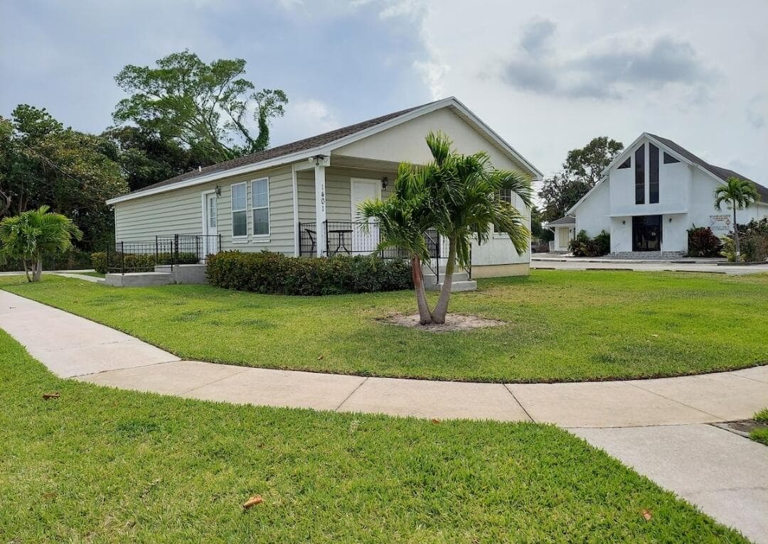 1401 W 9th Street, Riviera Beach, FL 33404 16