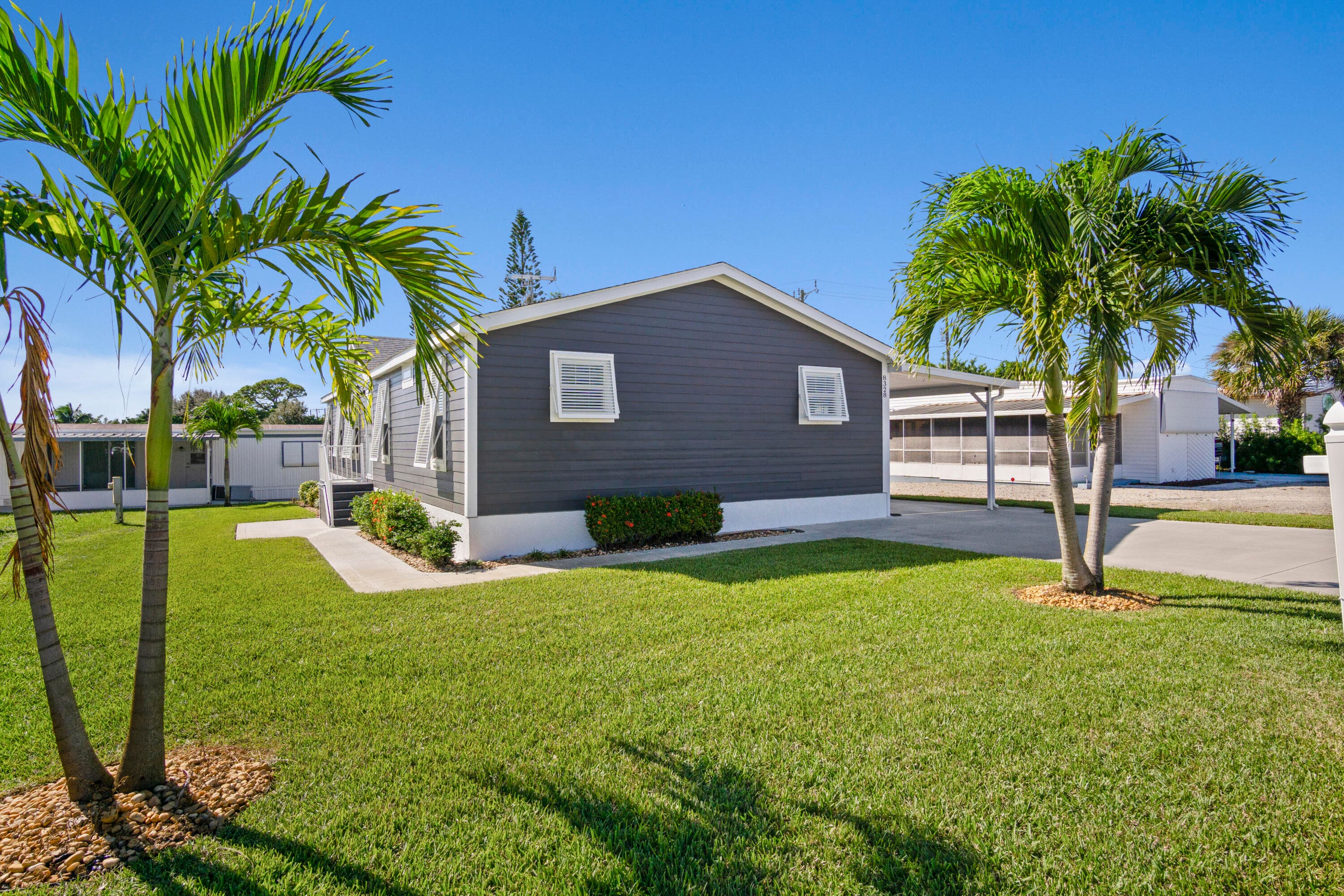 8328 SE Swan Avenue, Hobe Sound, FL 33455 4