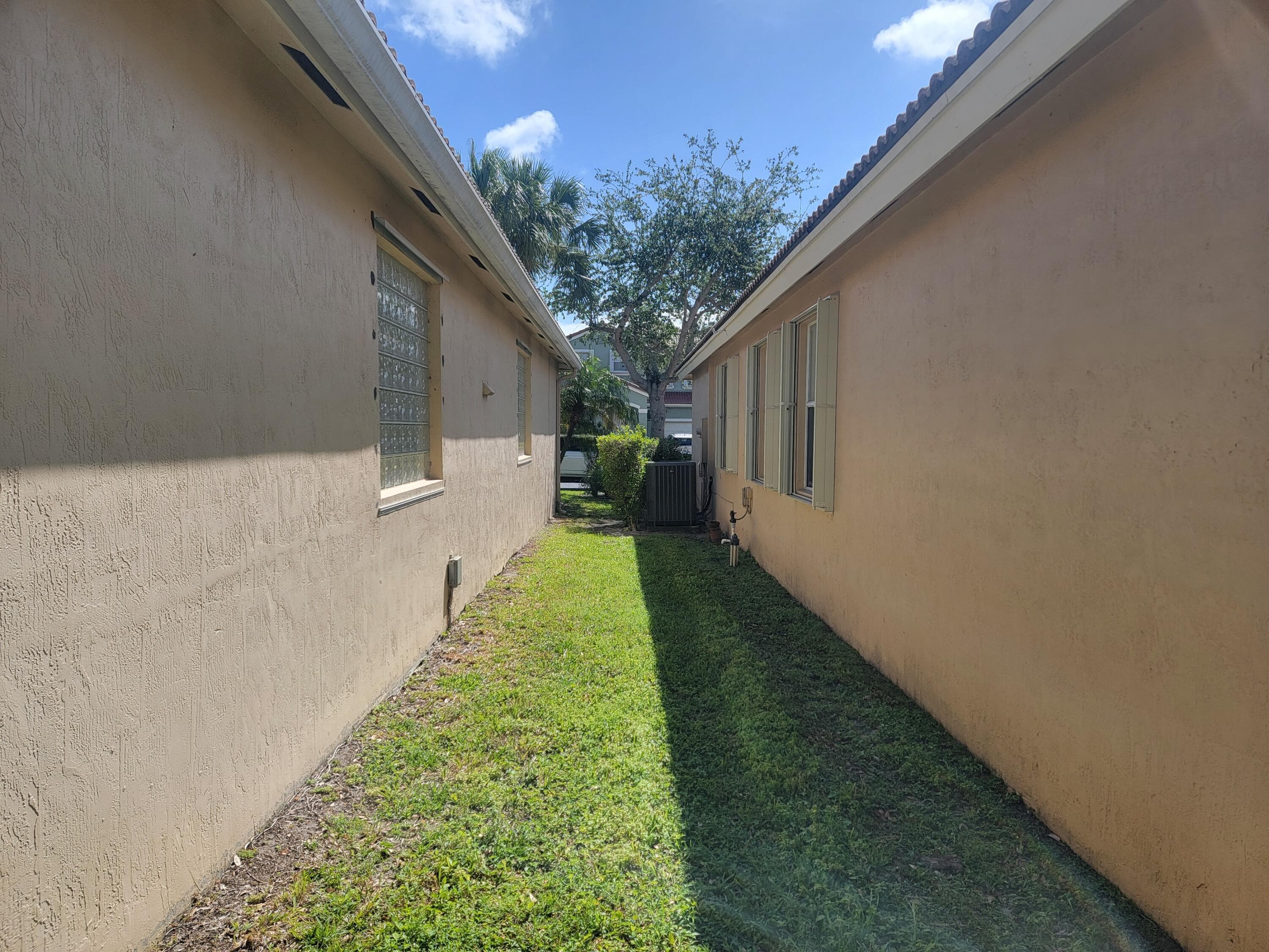 6585 Lurais Drive, Lake Worth, FL 33463 35