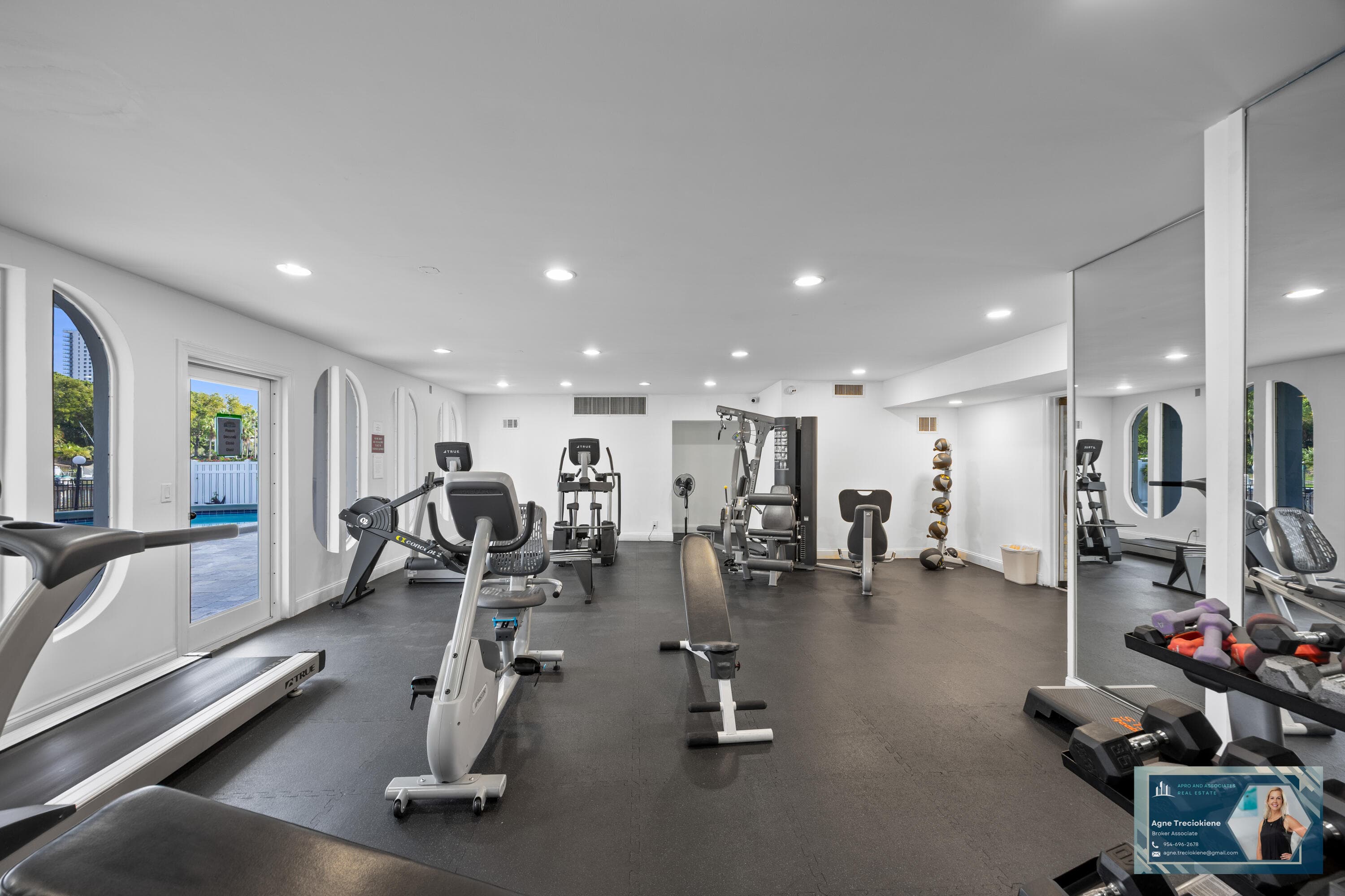300 Diplomat Parkway 607, Hallandale Beach, FL 33009 34