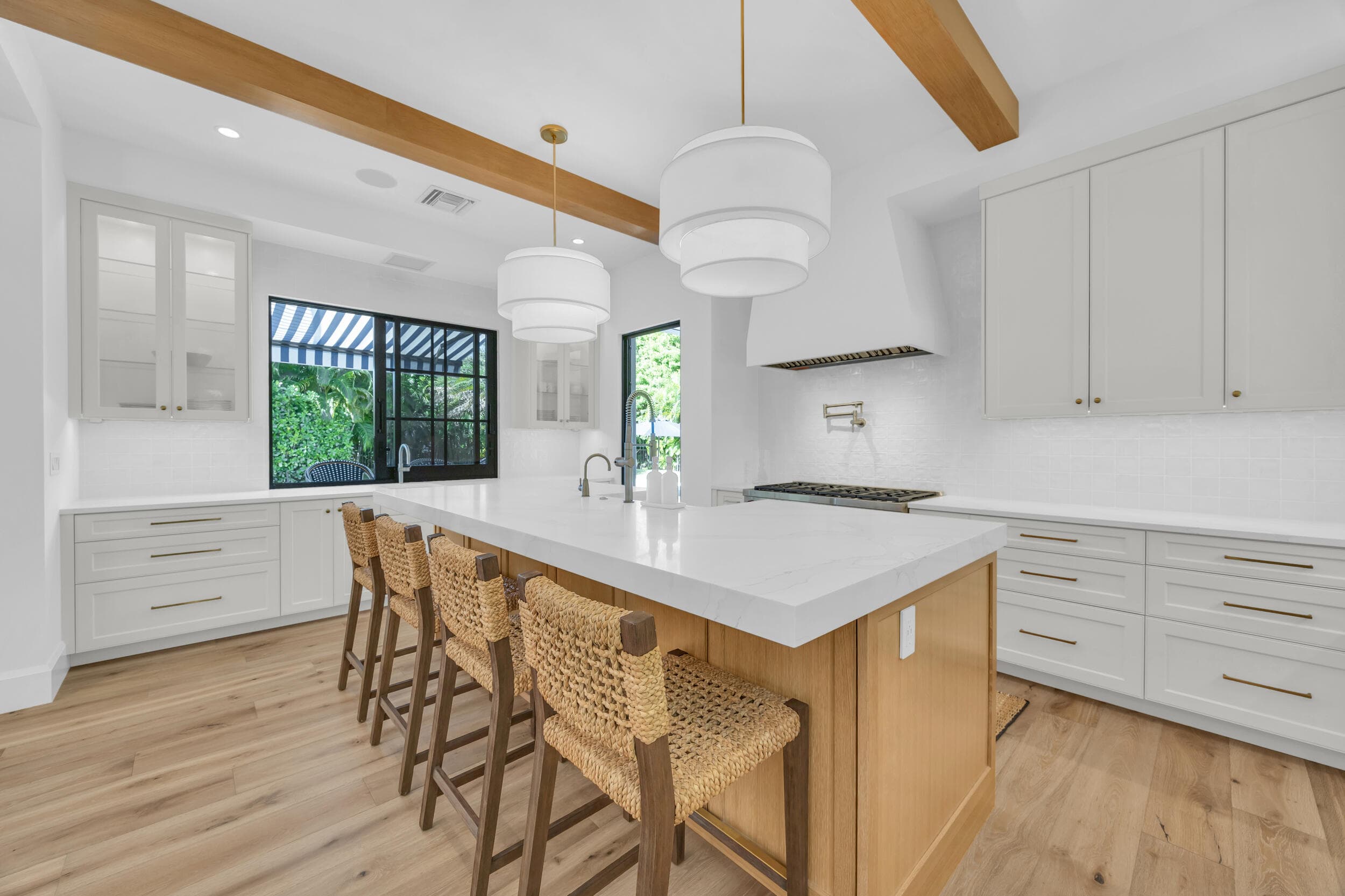 44 S Beach Road, Jupiter Island, FL 33455 21