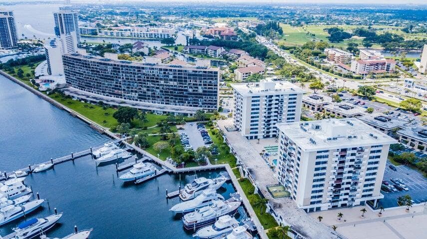 120 Lakeshore Drive 435, North Palm Beach, FL 33408 12