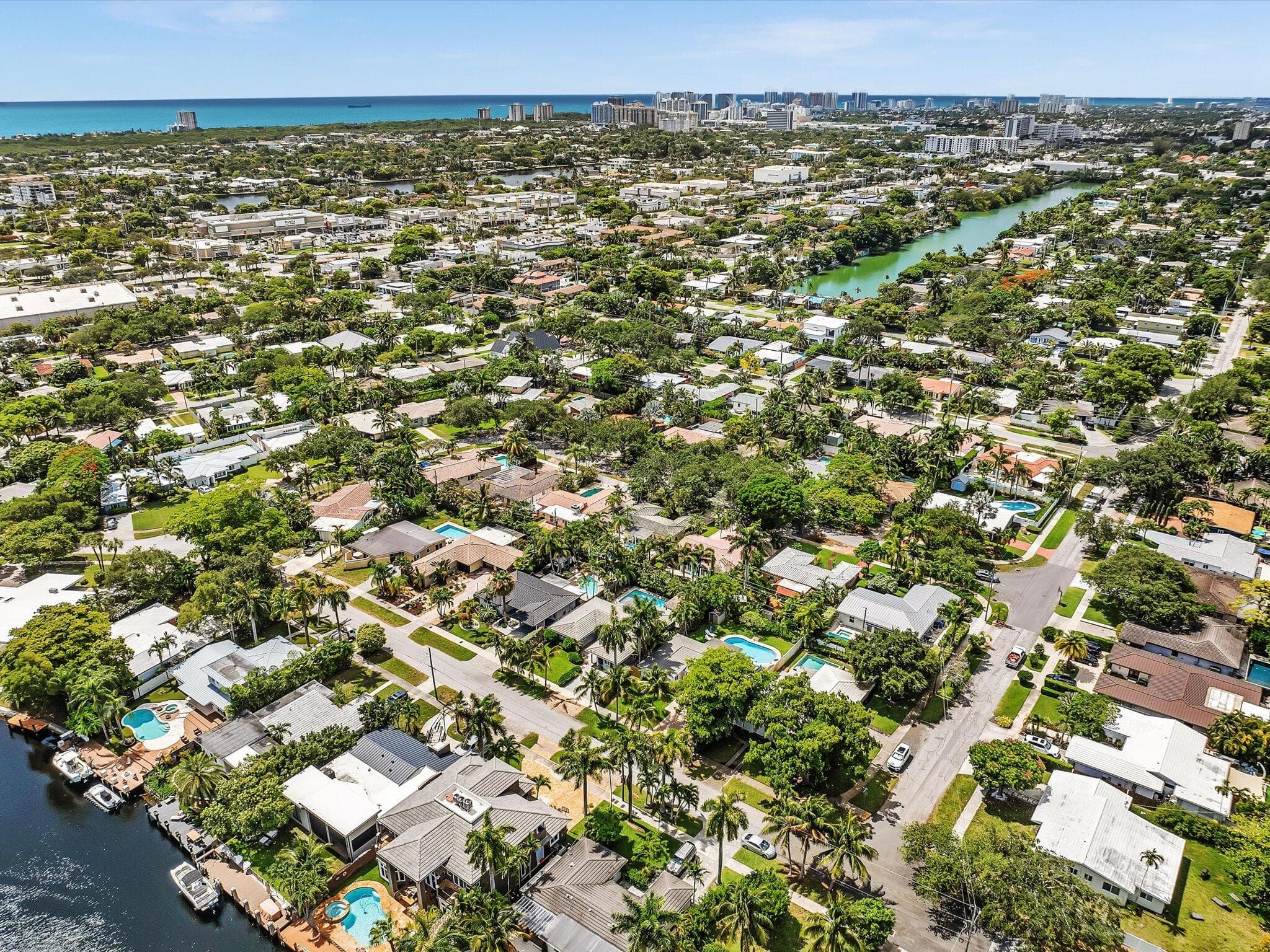 1786 NE 21st Street, Fort Lauderdale, FL 33305 24