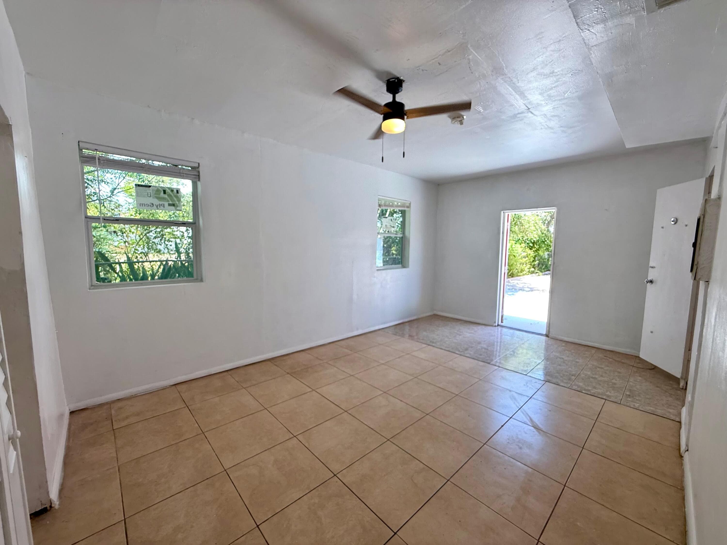 926 33rd Street Back, West Palm Beach, FL 33407 3