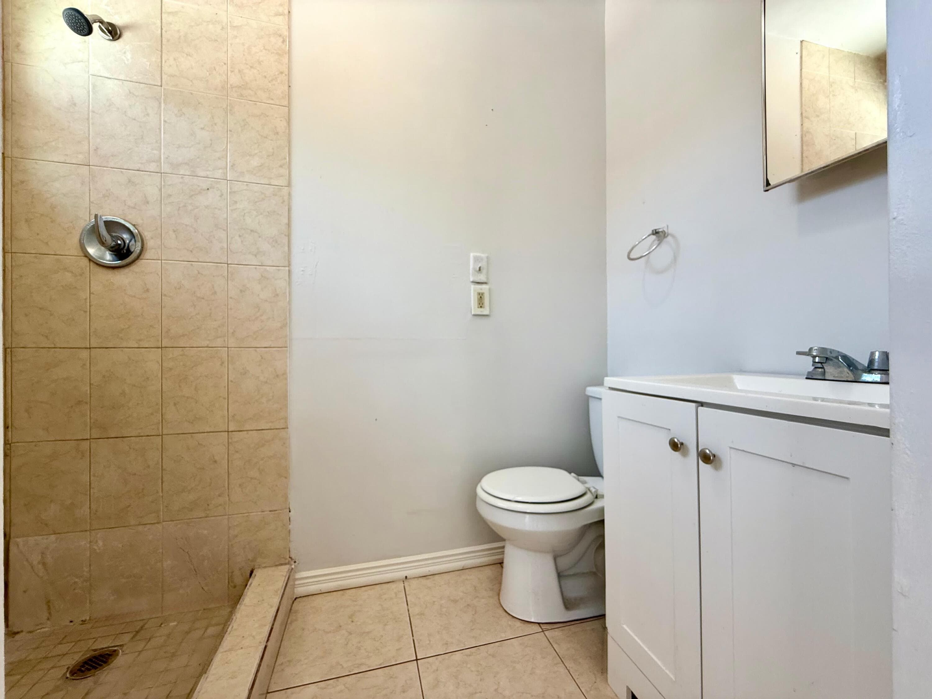 926 33rd Street Back, West Palm Beach, FL 33407 5