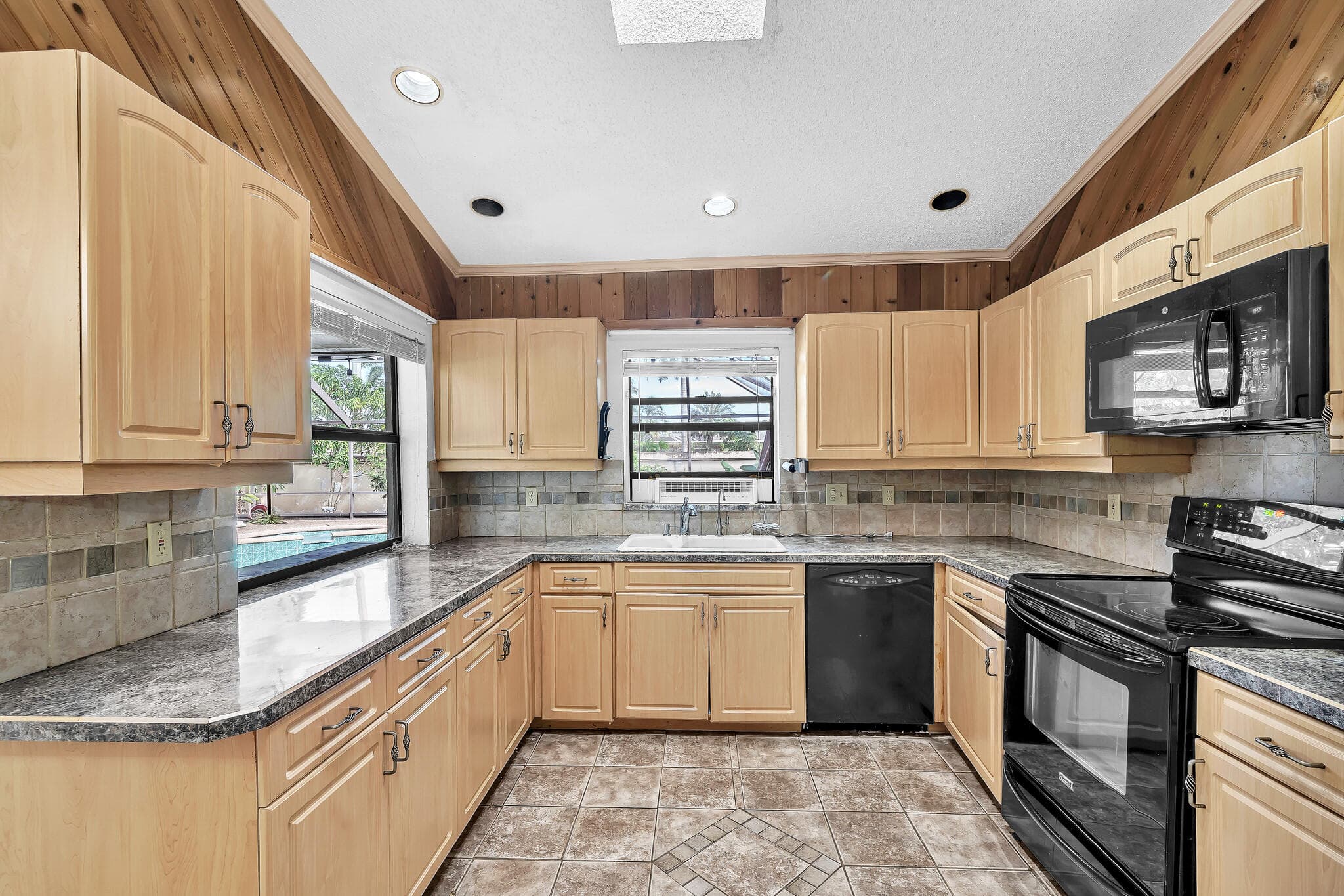 4377 NW 88th Terrace, Coral Springs, FL 33065 17