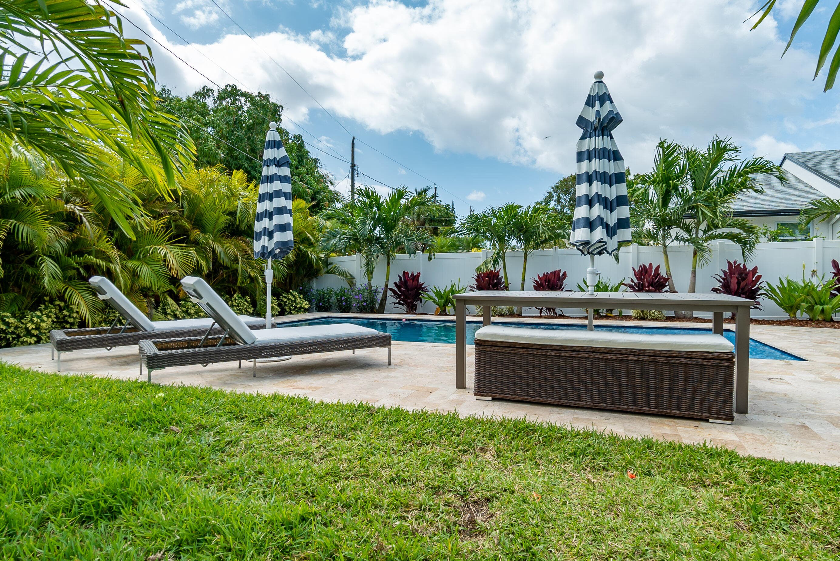 301 S Swinton Avenue, Delray Beach, FL 33444 23
