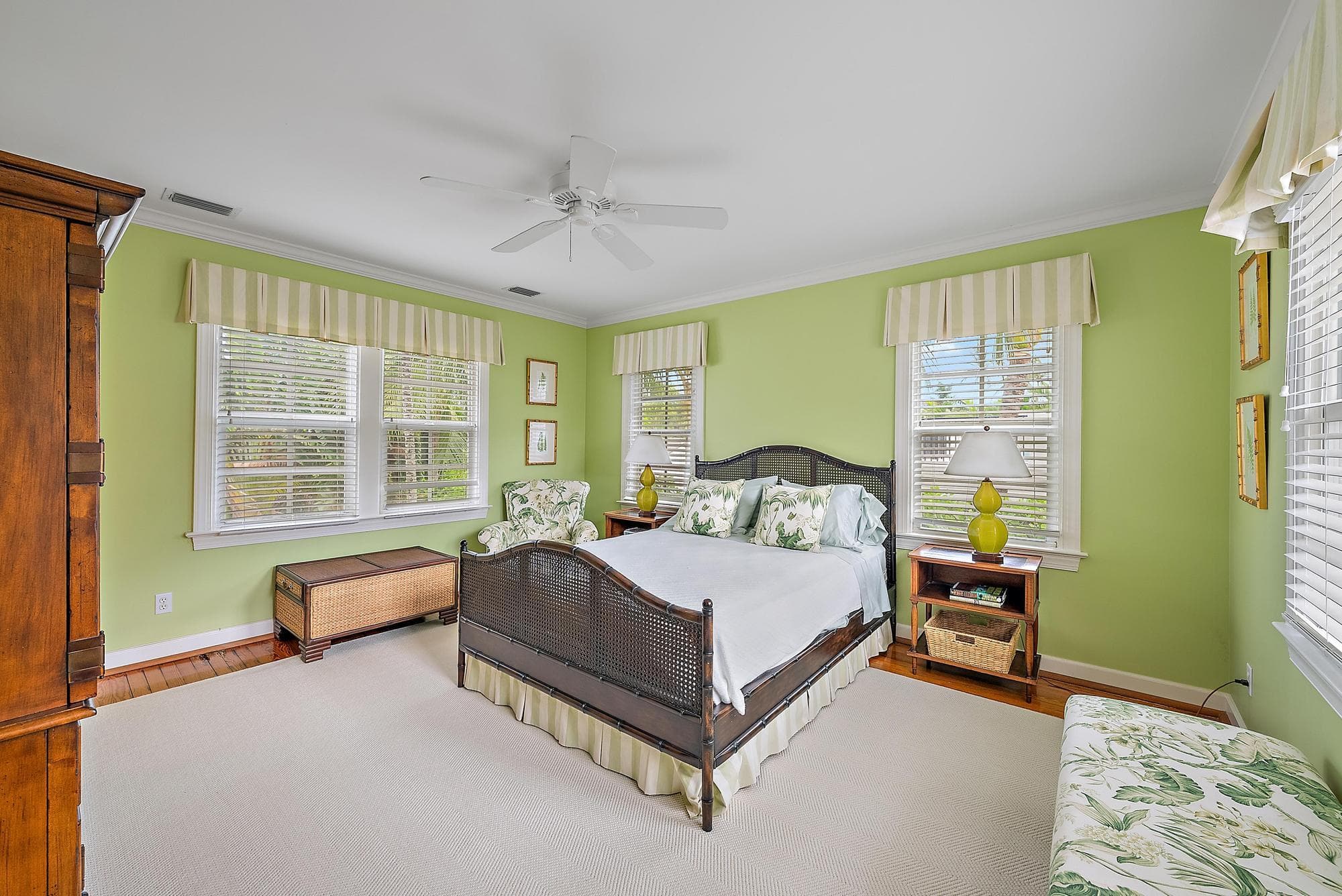 325 Seaspray Avenue, Palm Beach, FL 33480 11