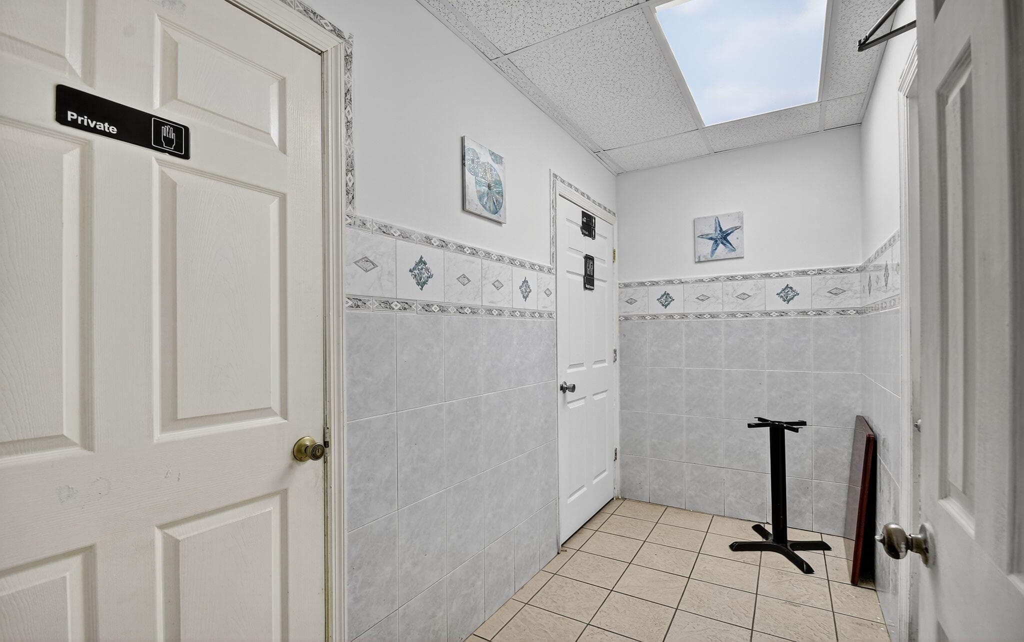 1541 W Blue Heron Boulevard, Riviera Beach, FL 33404 34