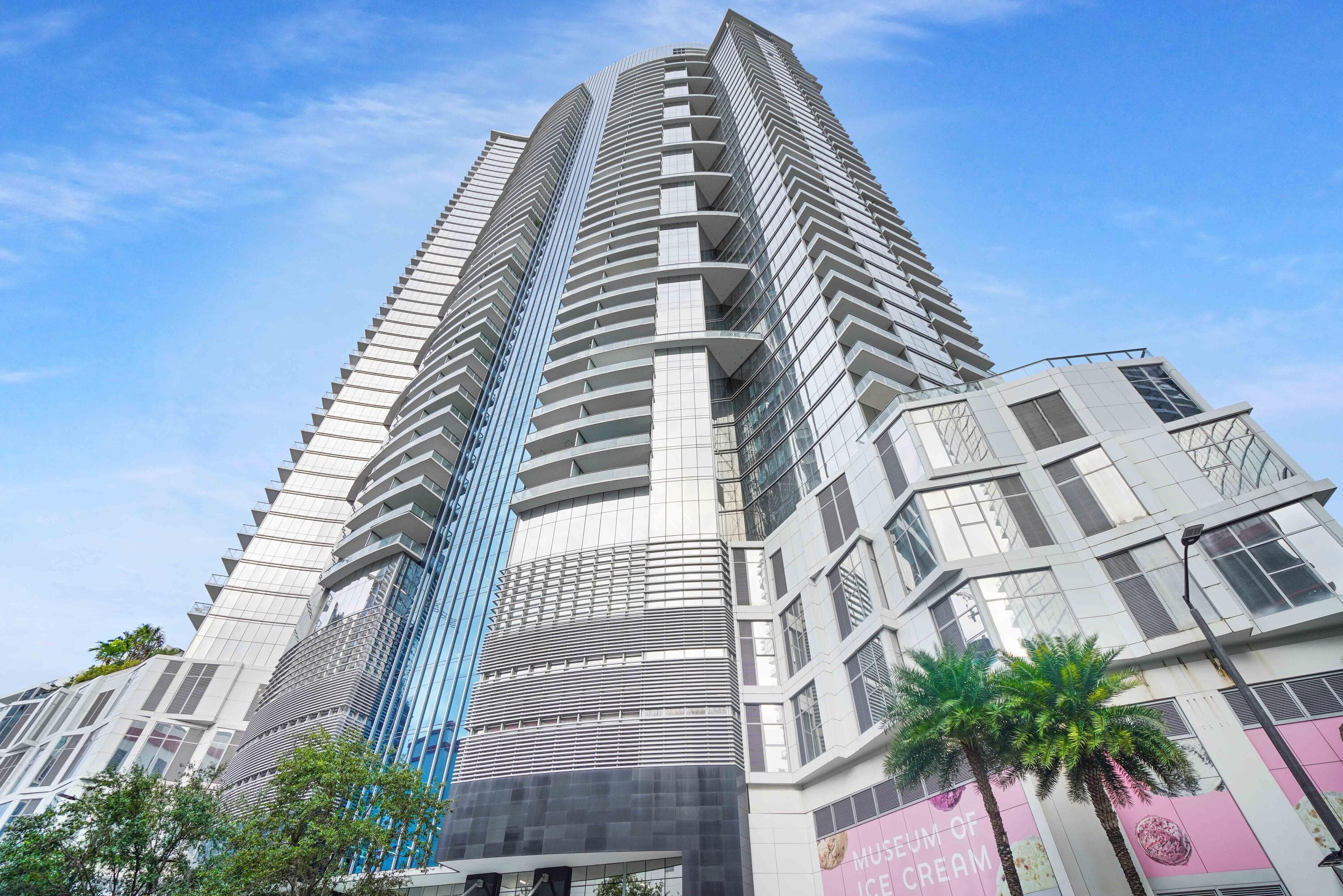 851 NE 1st Avenue 812, Miami, FL 33132 79