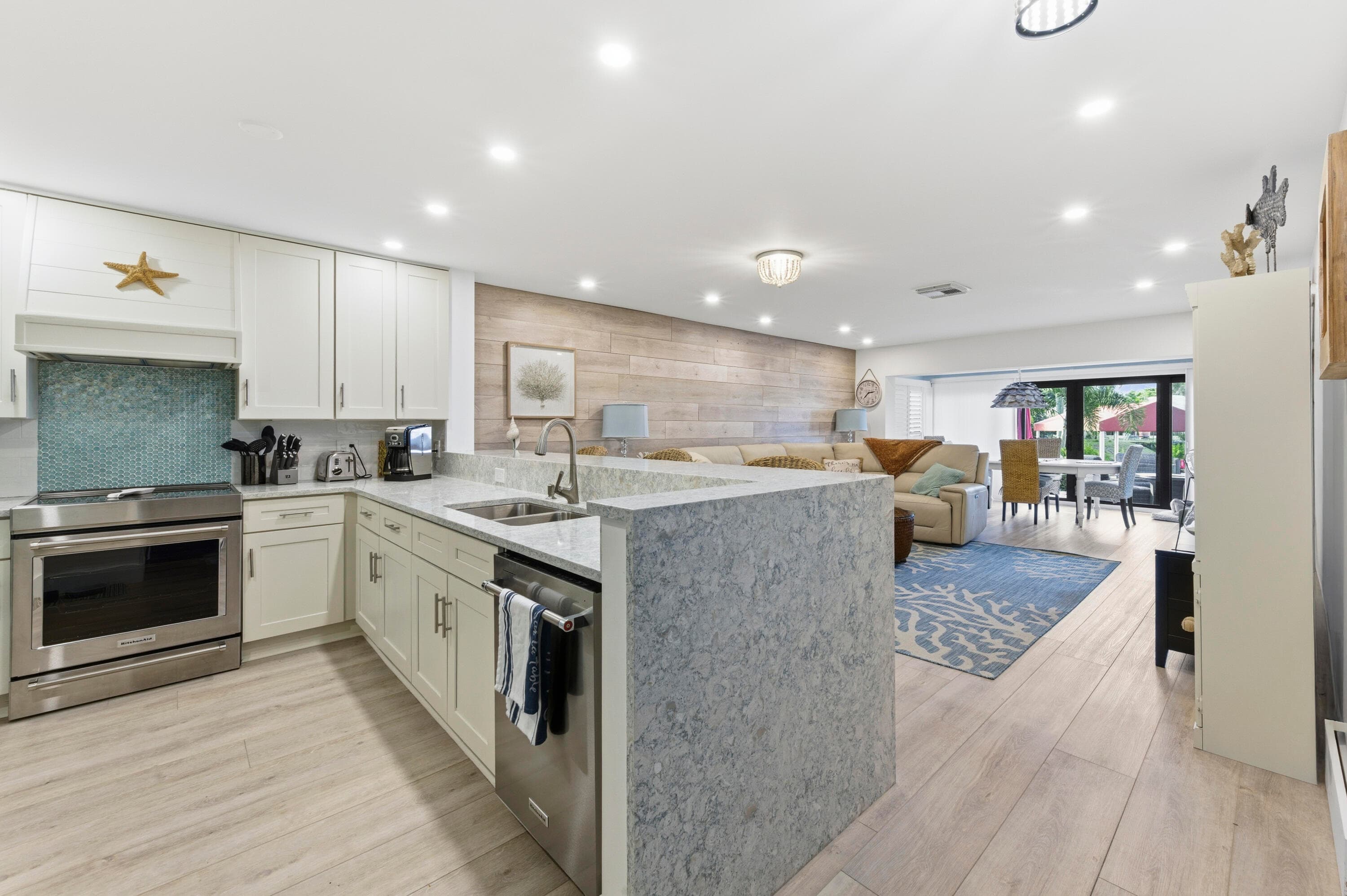 2359 Treasure Isle Drive 38, Palm Beach Gardens, FL 33410 8