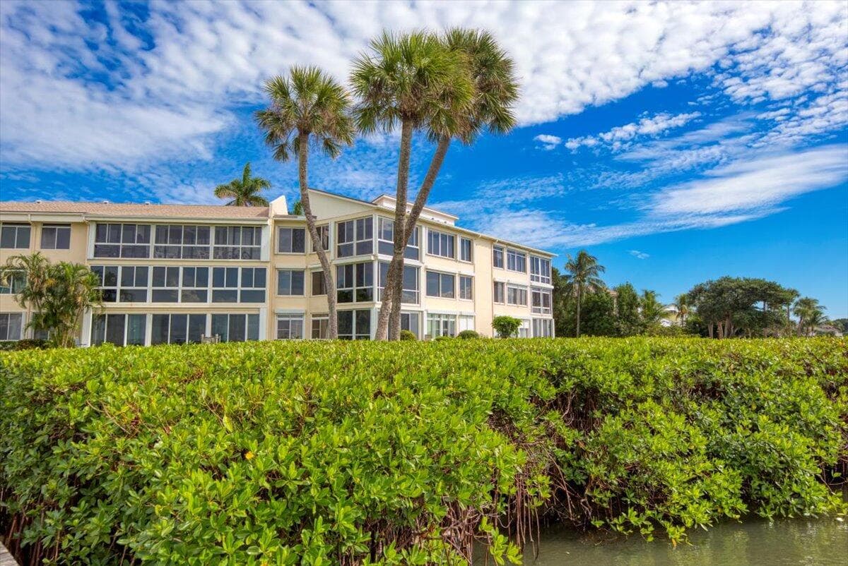 2370 NE Ocean Boulevard A201, Stuart, FL 34996 4