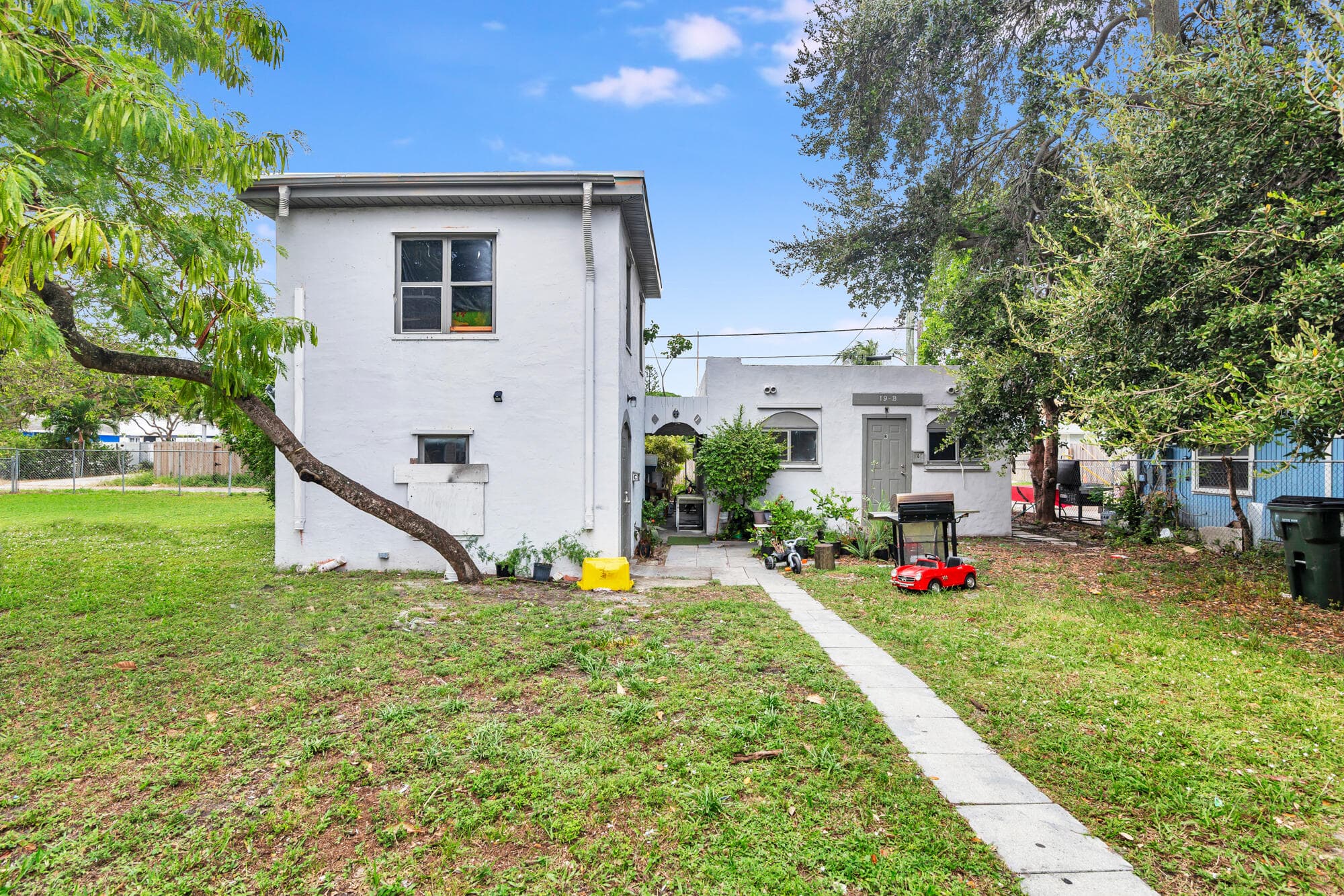 19 S E Street, Lake Worth Beach, FL 33460 9