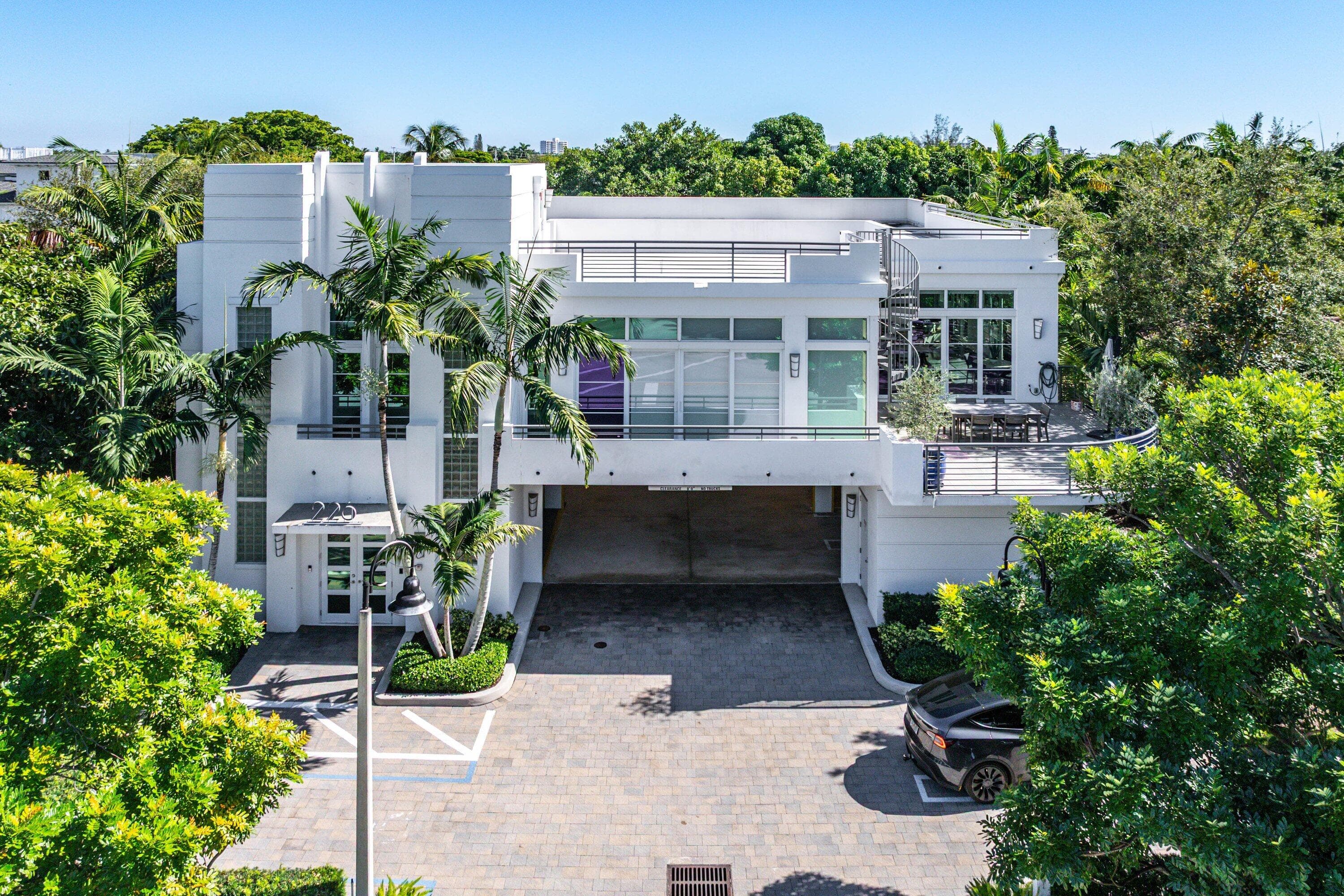 226 Palm Court, Delray Beach, FL 33444 48