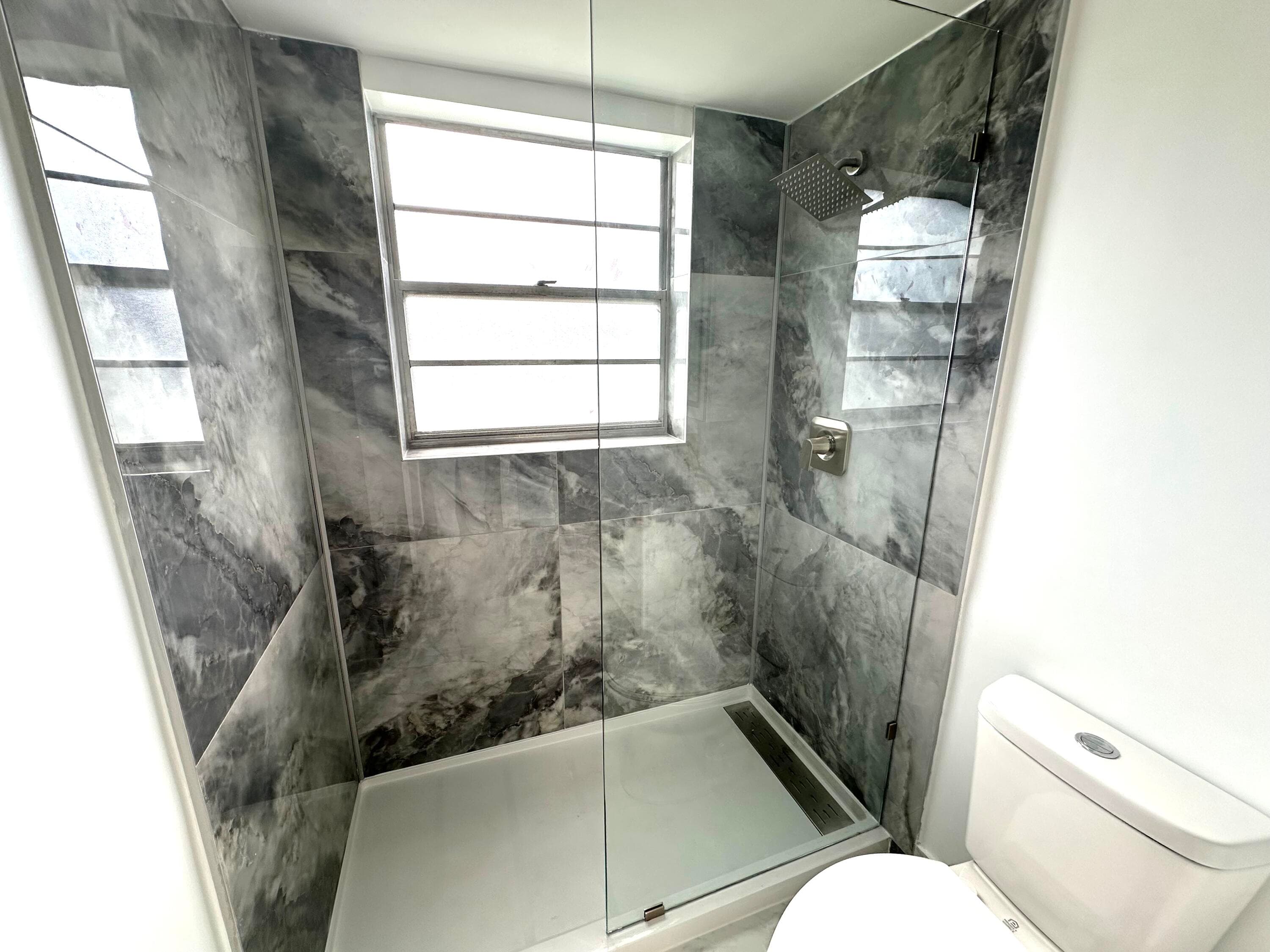121 Sheffield F, West Palm Beach, FL 33417 8
