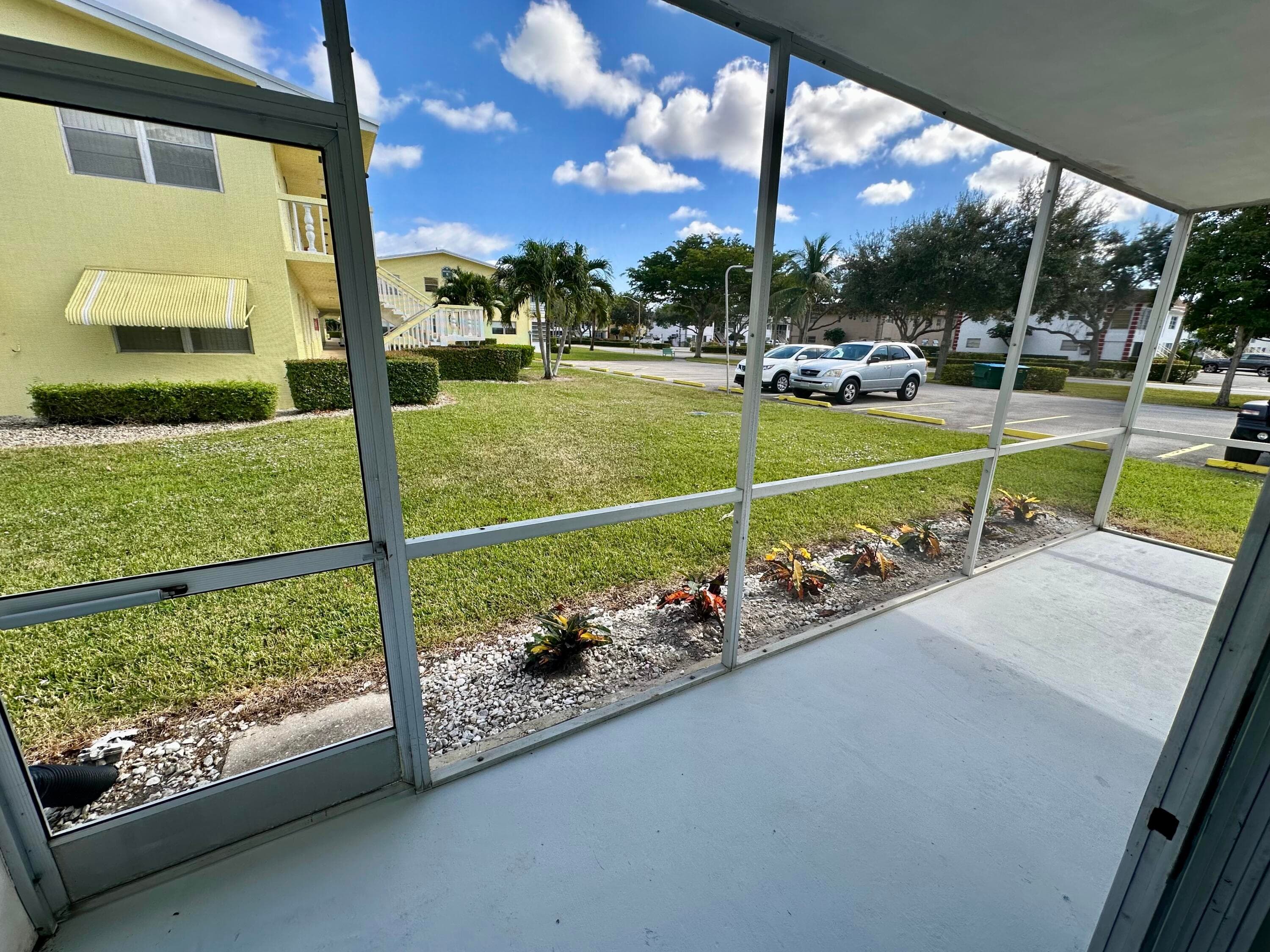 121 Sheffield F, West Palm Beach, FL 33417 20