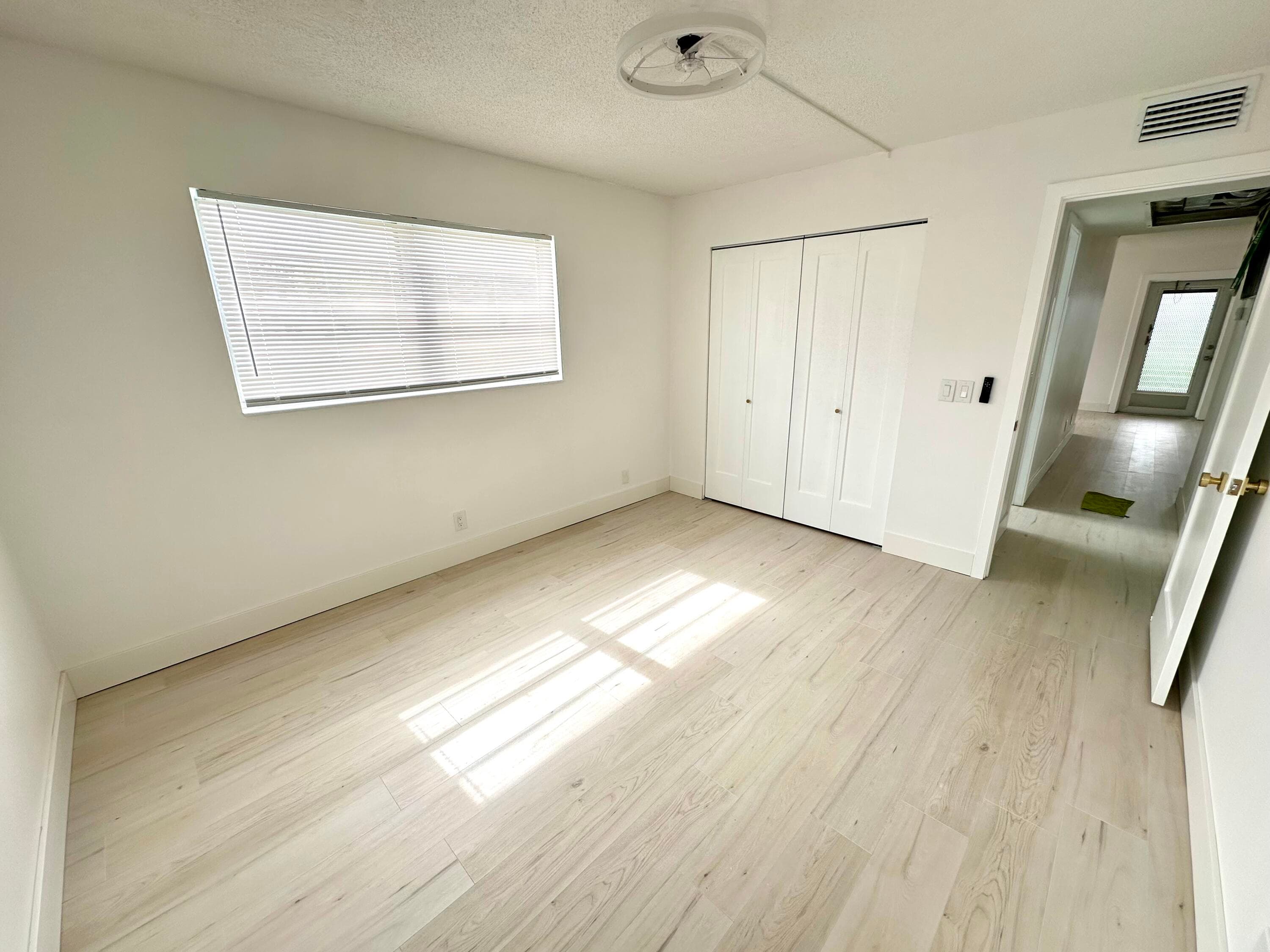 121 Sheffield F, West Palm Beach, FL 33417 13