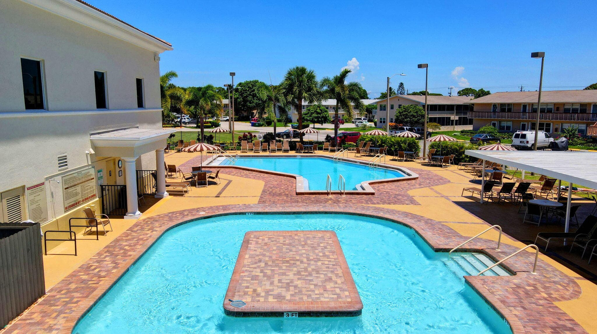7 Golfs Edge D, West Palm Beach, FL 33417 24