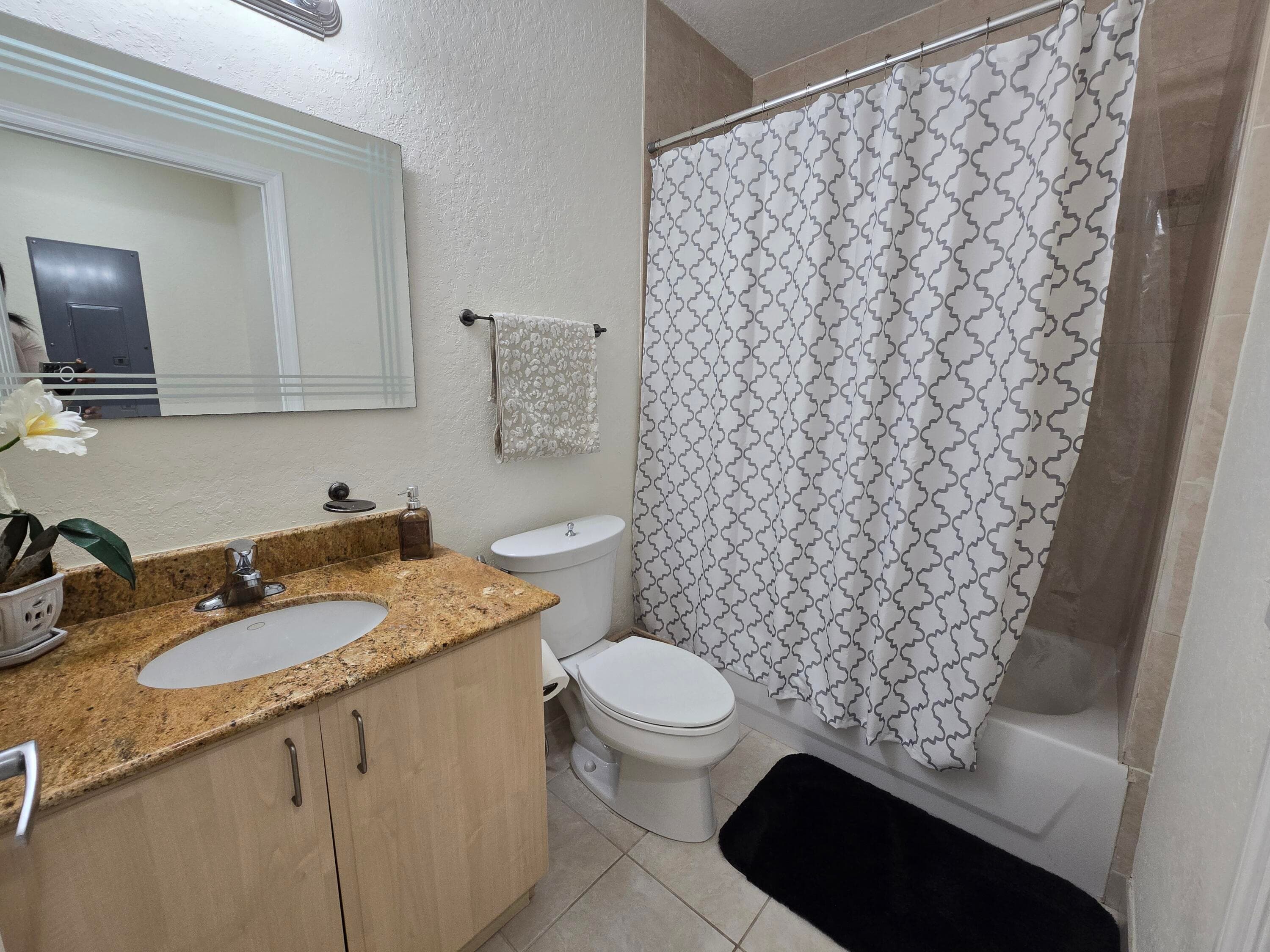 1640 Presidential Way 403, West Palm Beach, FL 33401 52