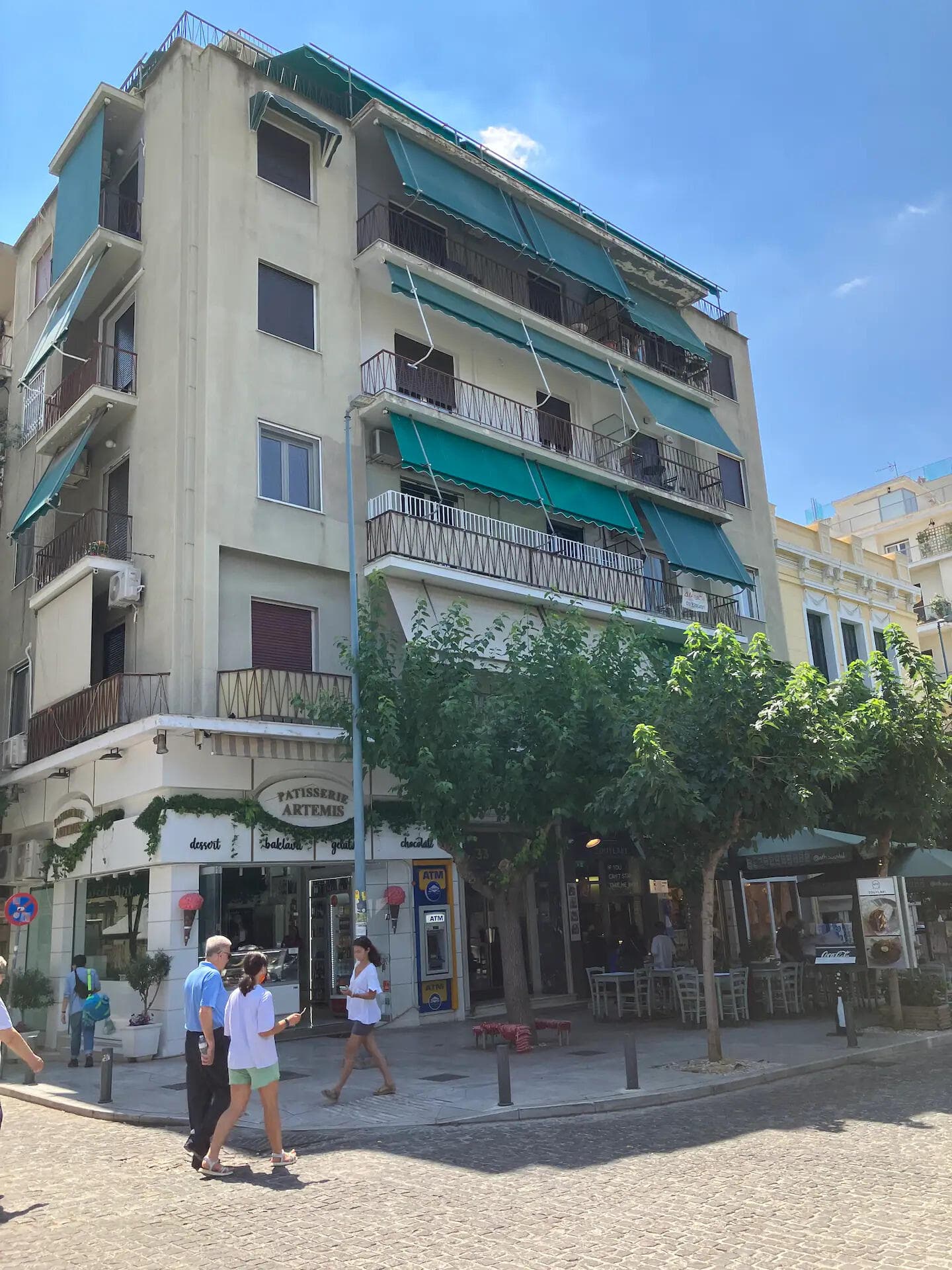 33 Makriyanni 28