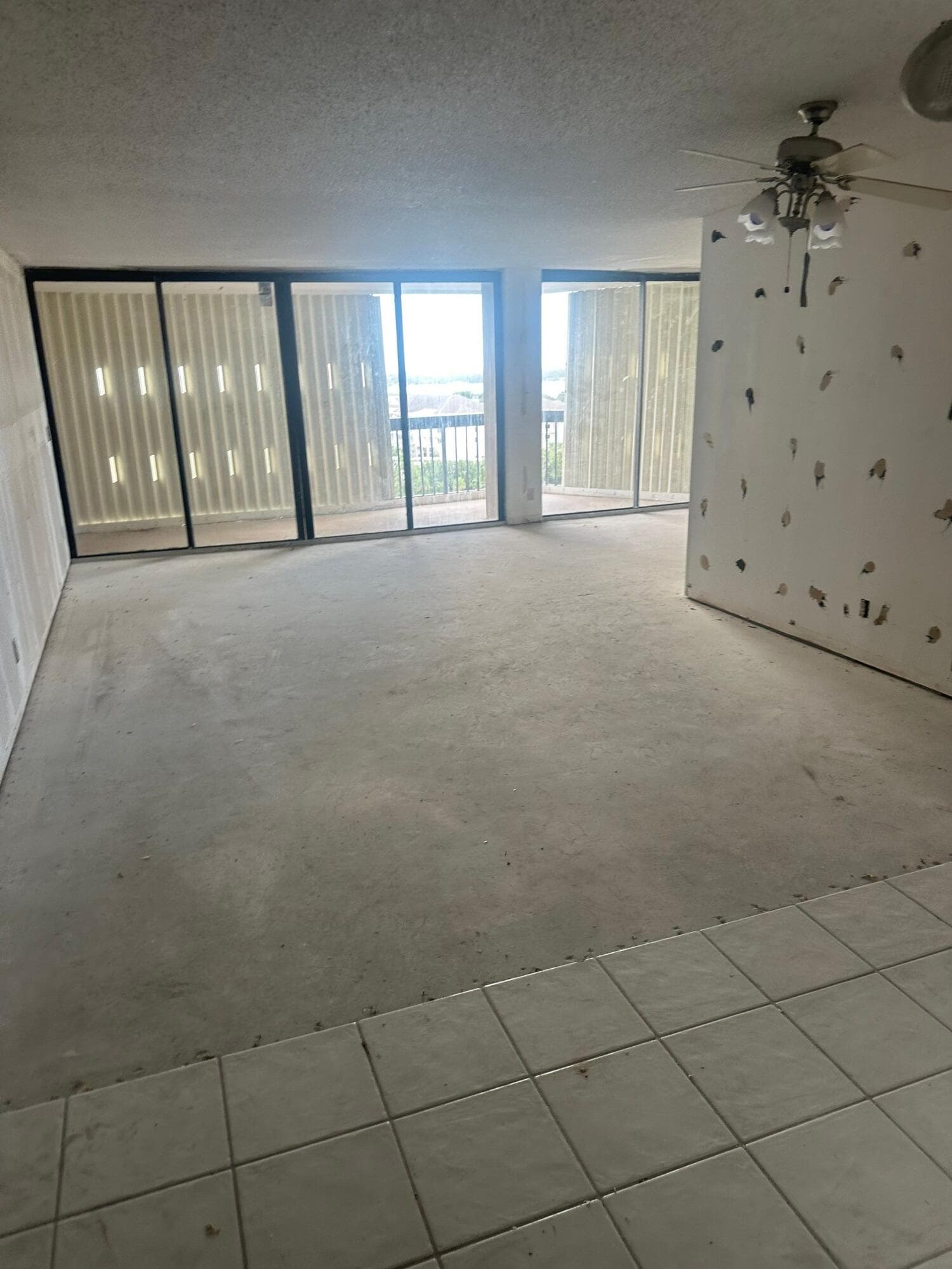 2425 Presidential Way 1203, West Palm Beach, FL 33401 2