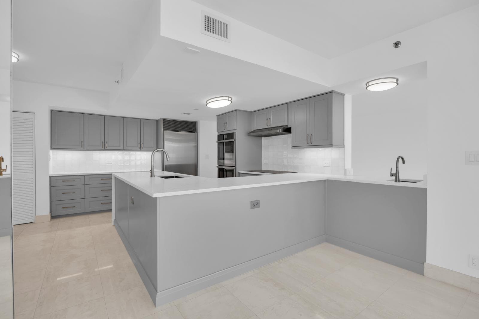 529 S Flagler Dr 14h, West Palm Beach, FL 33401 2