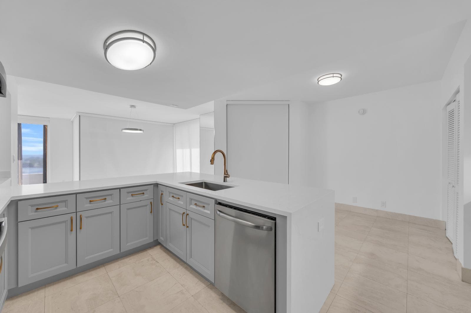 529 S Flagler Dr 14h, West Palm Beach, FL 33401 3