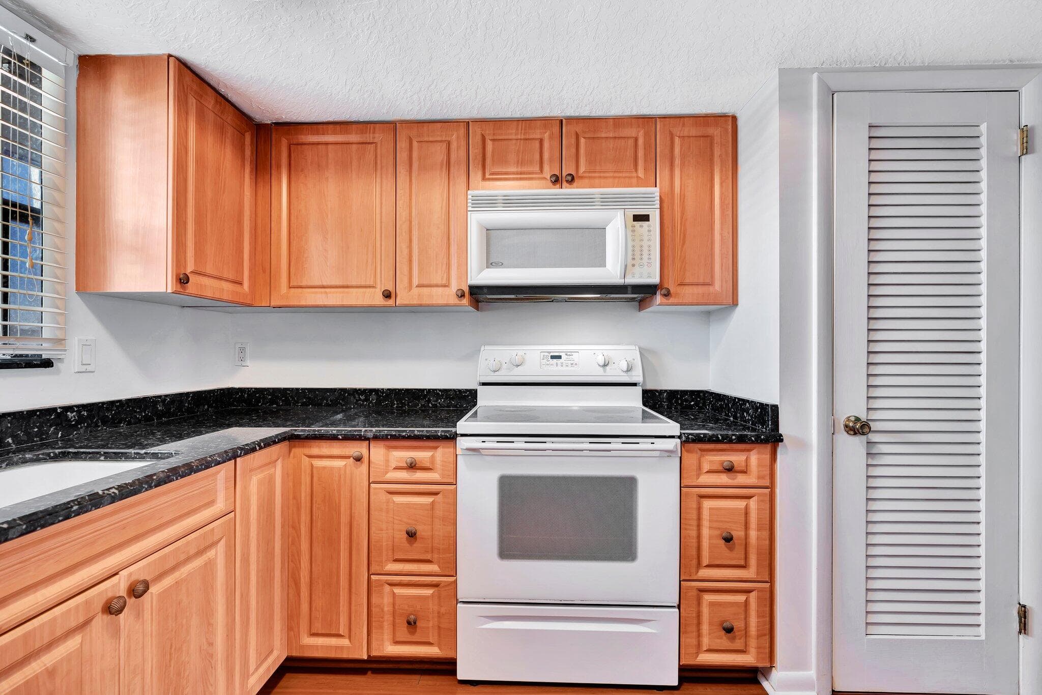 121 Wettaw Lane 211, North Palm Beach, FL 33408 6