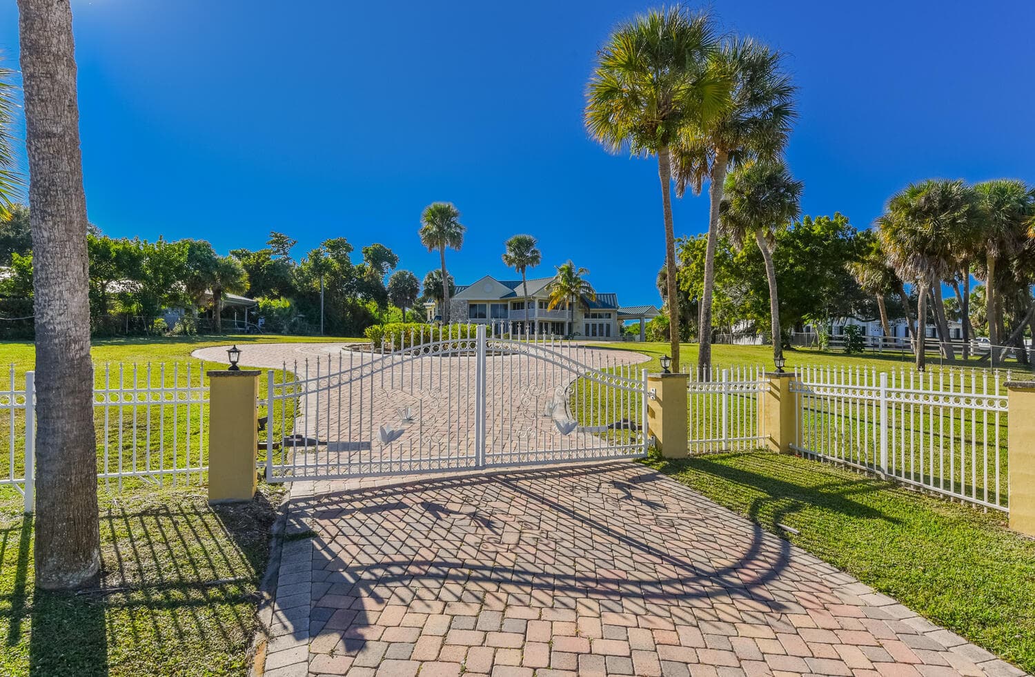 3343 S Indian River Drive, Fort Pierce, FL 34982 3