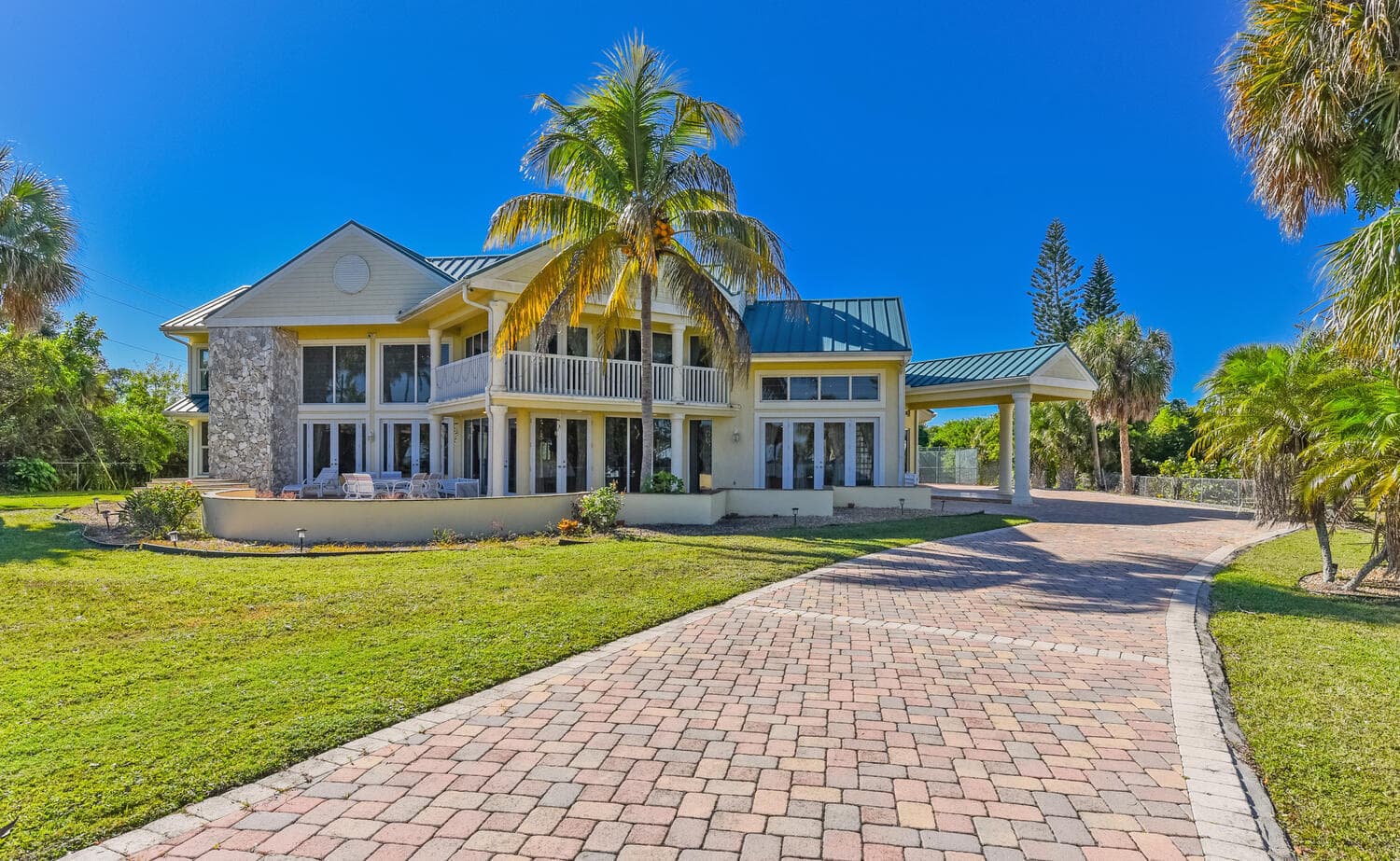 3343 S Indian River Drive, Fort Pierce, FL 34982