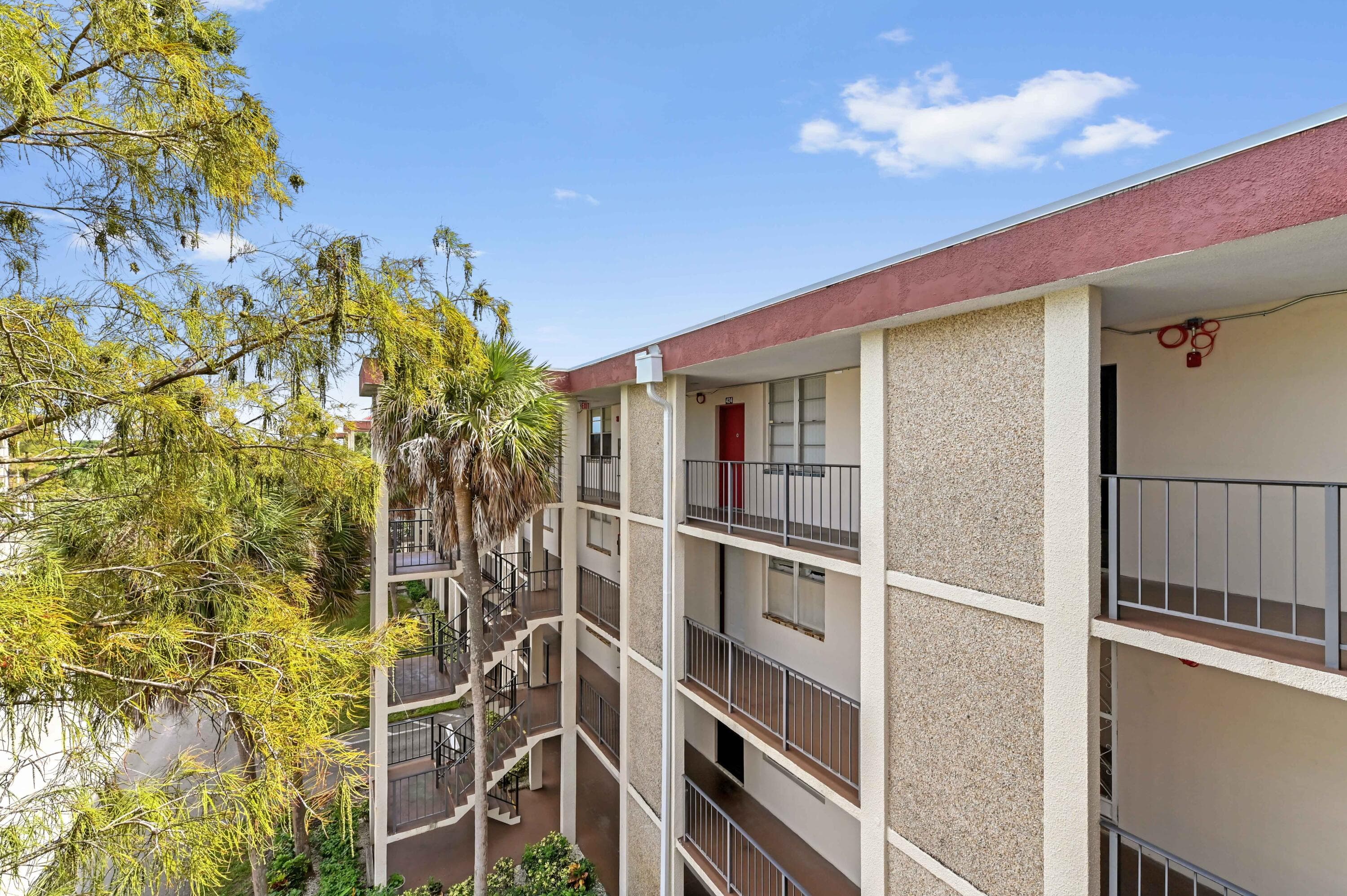 2650 NW 49th Avenue 422, Lauderdale Lakes, FL 33313 2