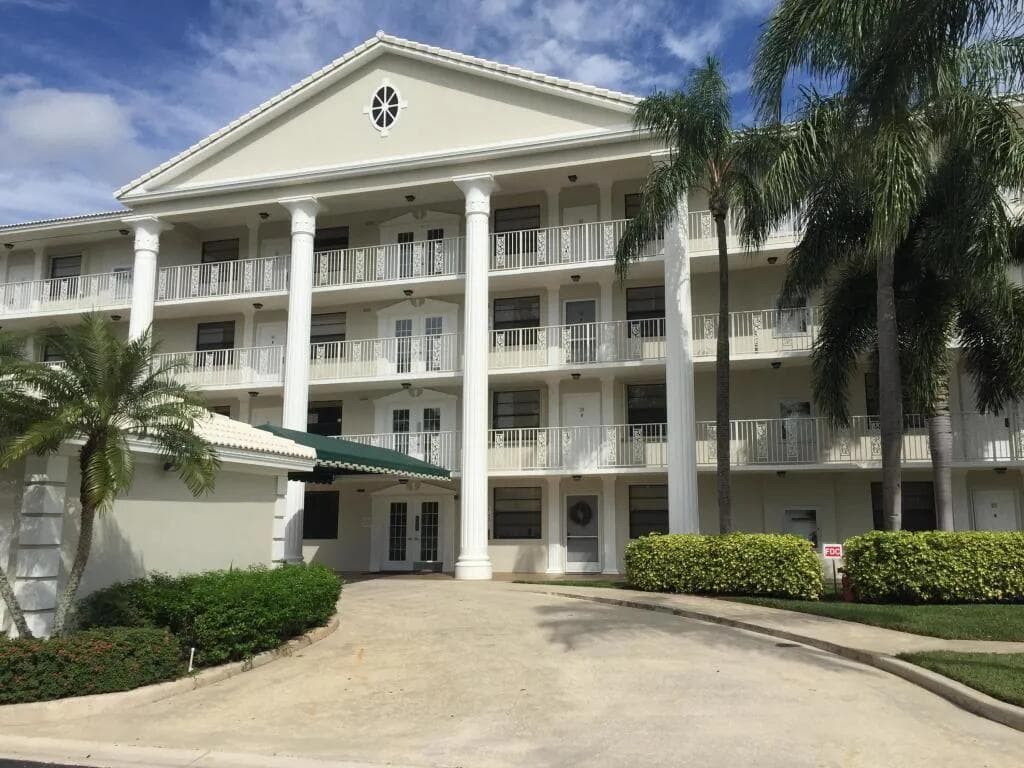 6049 Balboa Circle 202, Boca Raton, FL 33433