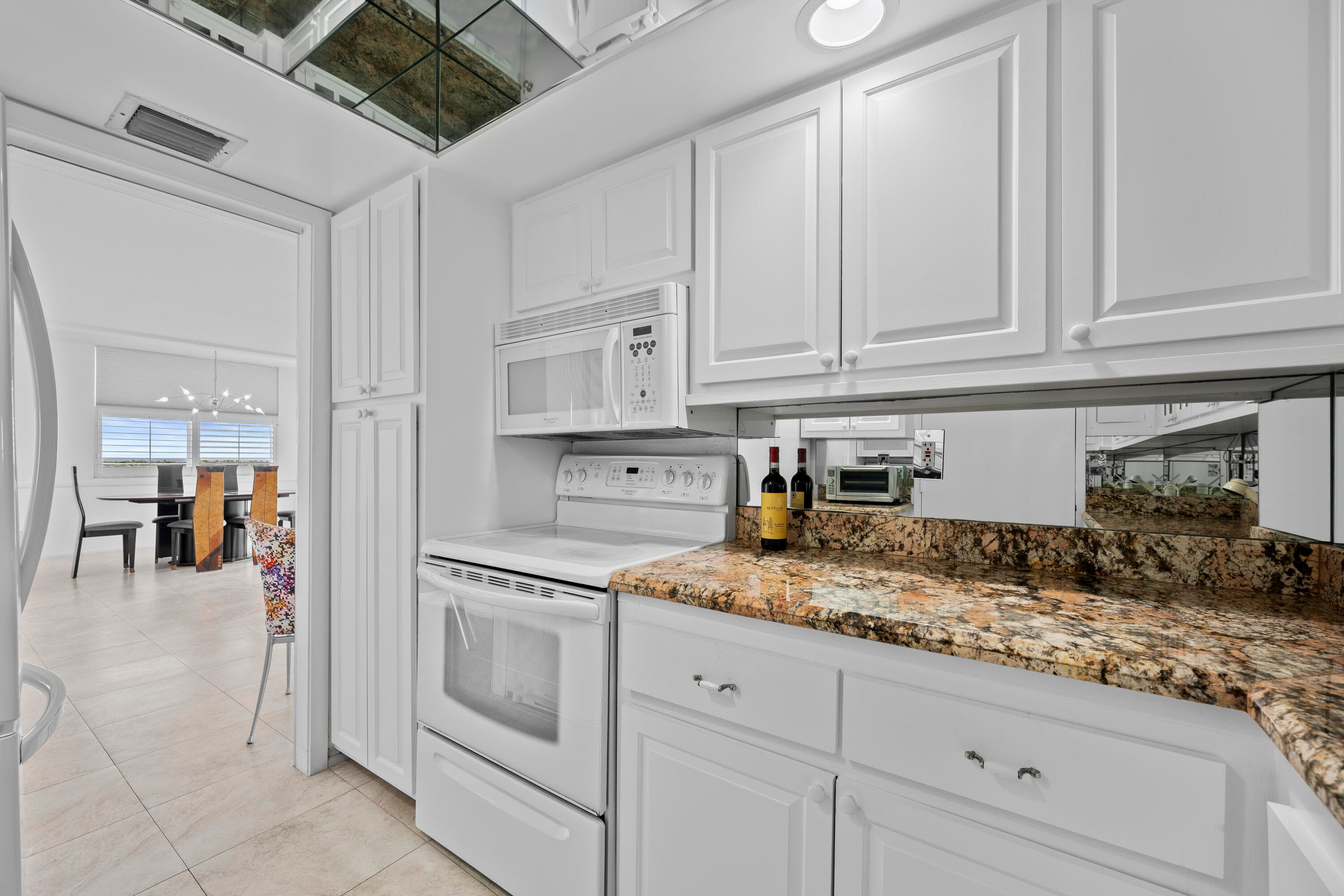 2600 N Flagler Drive 1007, West Palm Beach, FL 33407 7