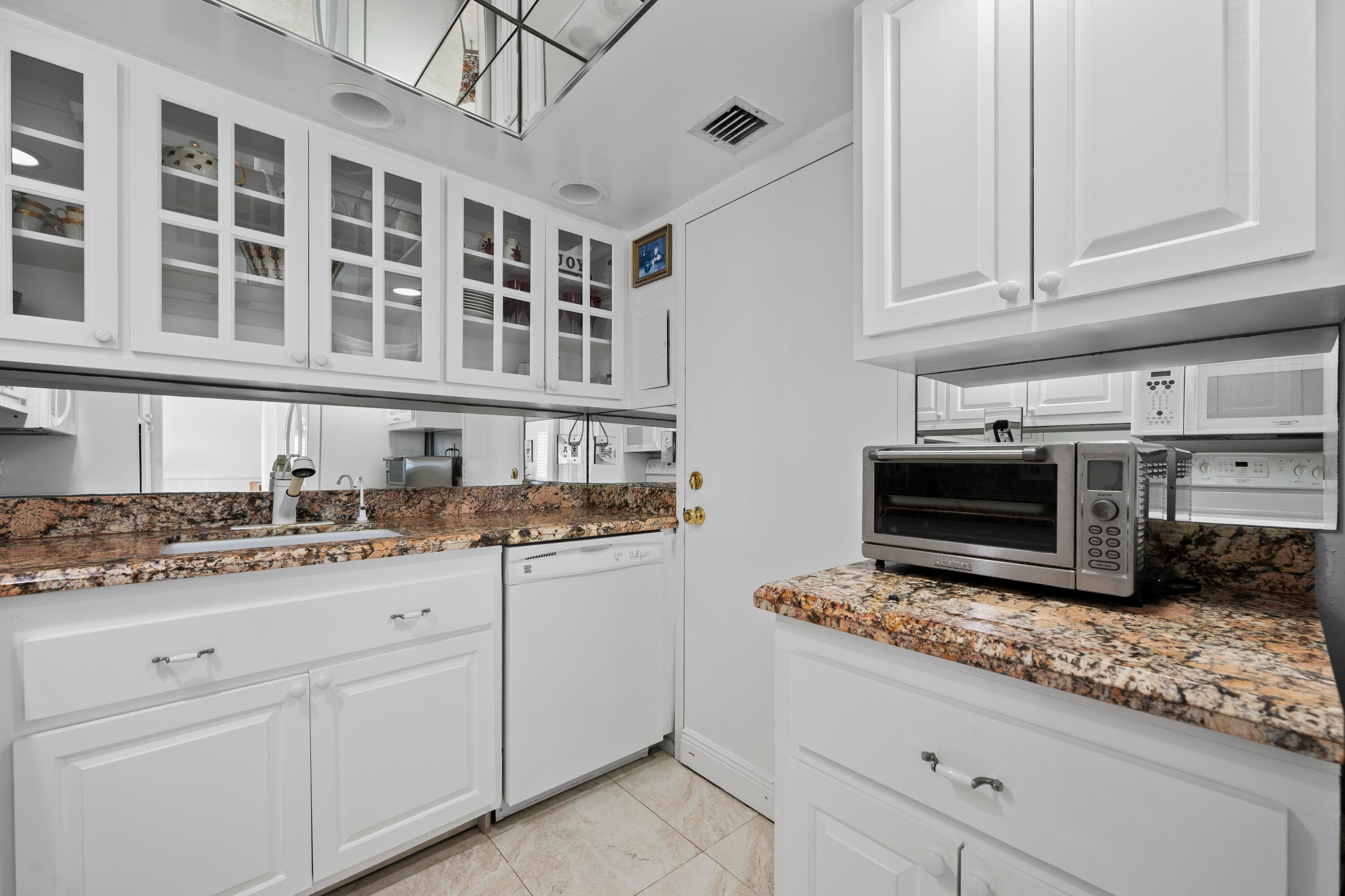2600 N Flagler Drive 1007, West Palm Beach, FL 33407 8
