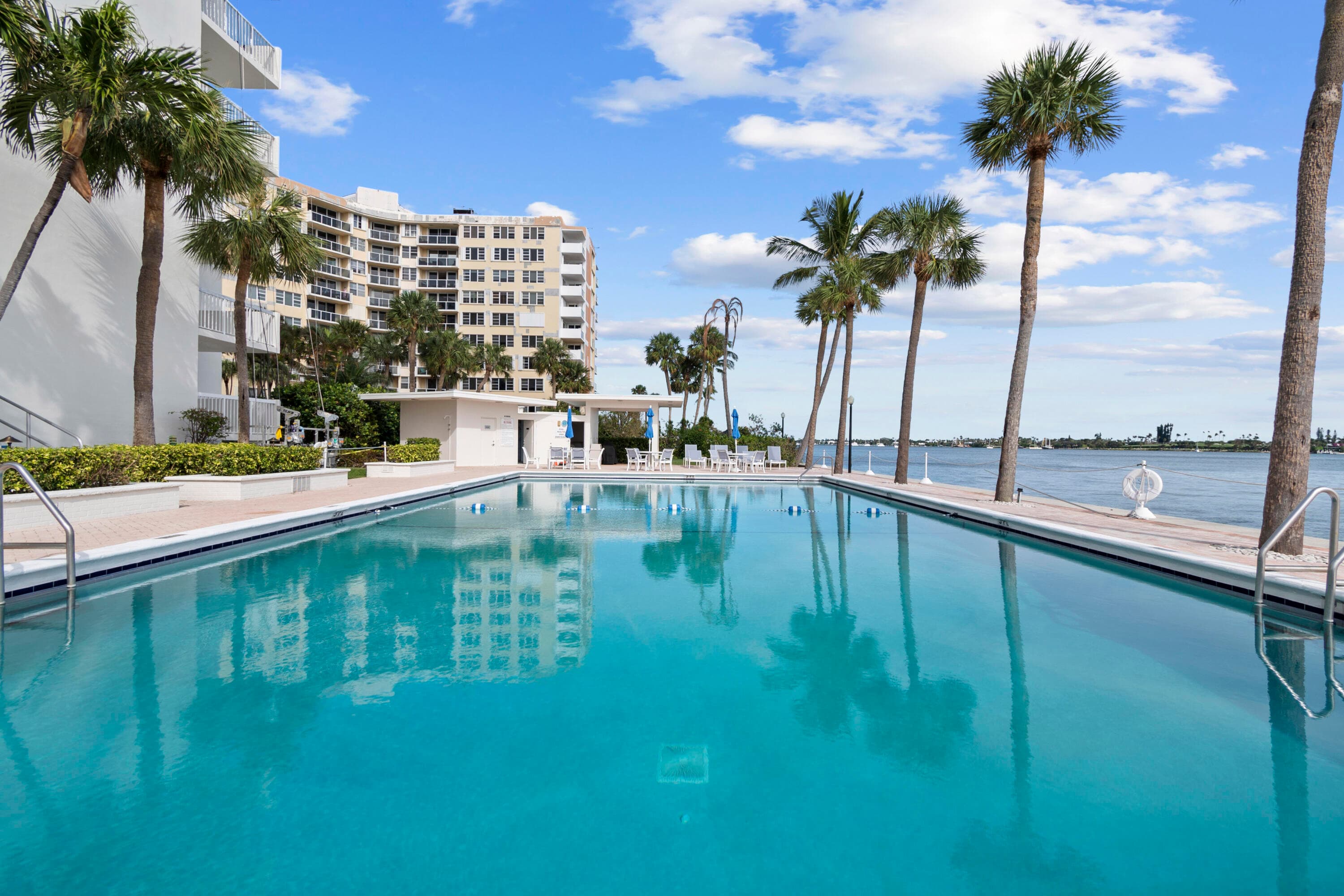2600 N Flagler Drive 1007, West Palm Beach, FL 33407 19