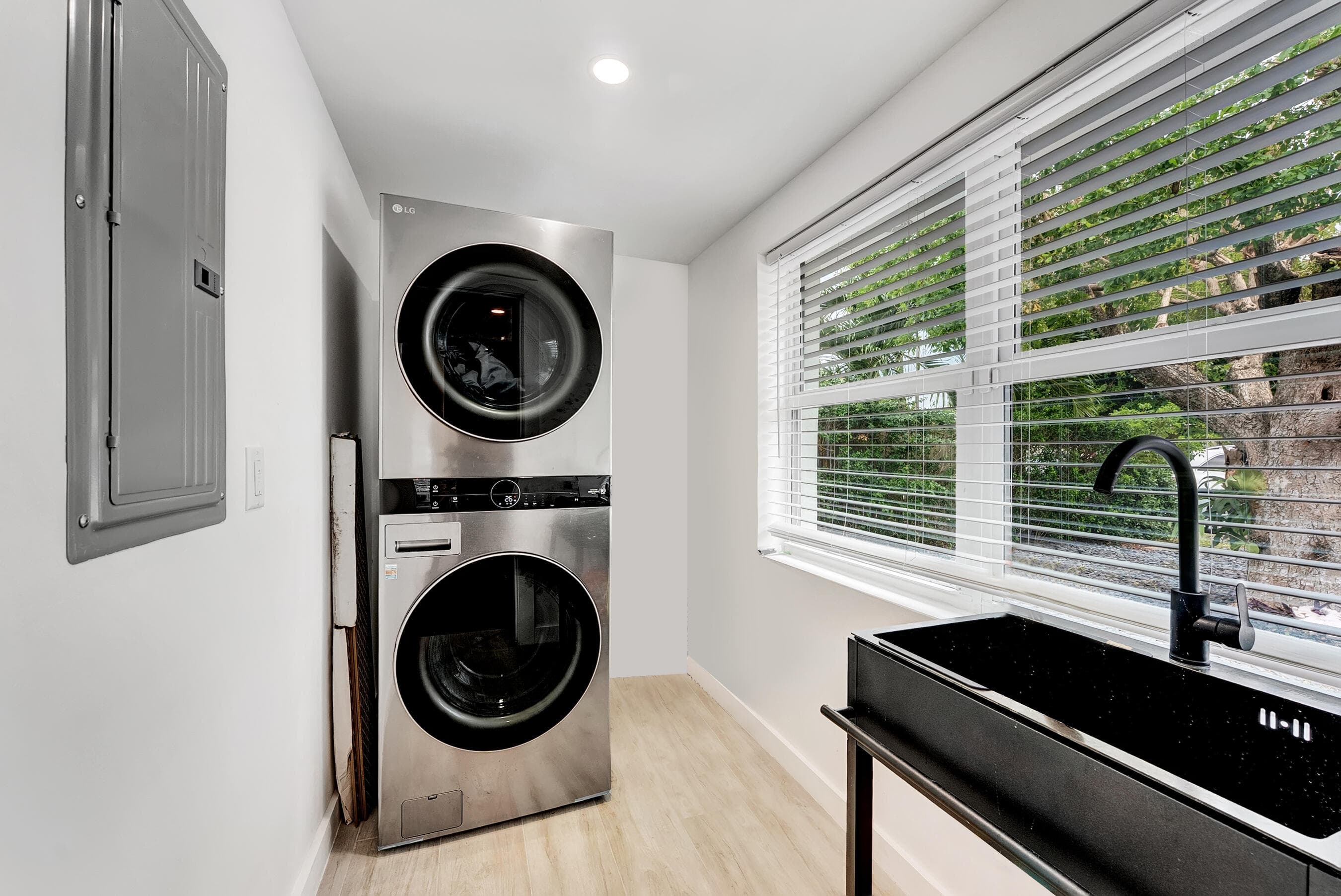 320 NW 3rd Avenue, Delray Beach, FL 33444 24
