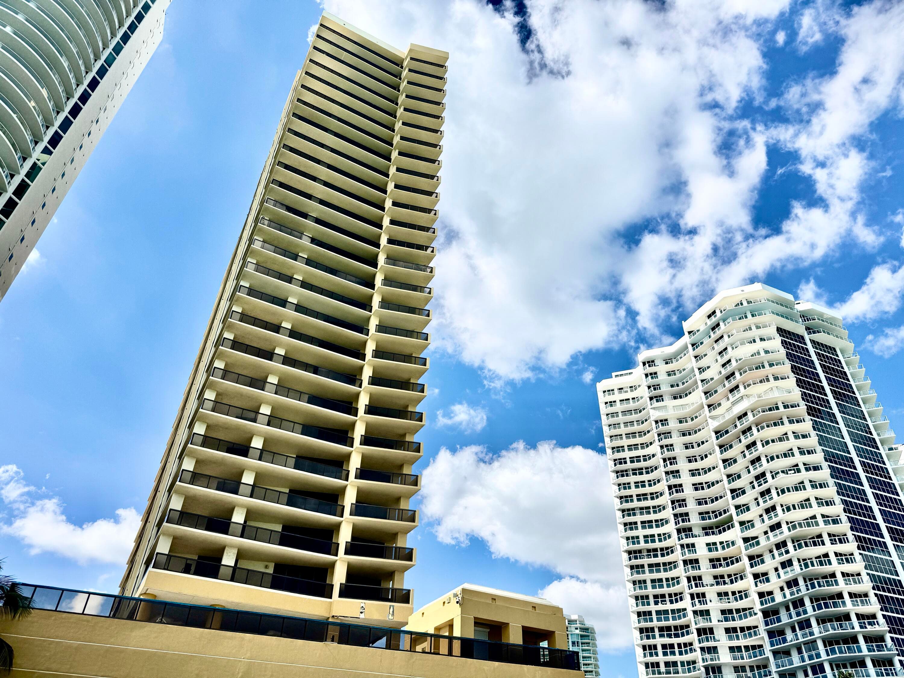16275 Collins Avenue #1004, Sunny Isles Beach, FL 33160 2