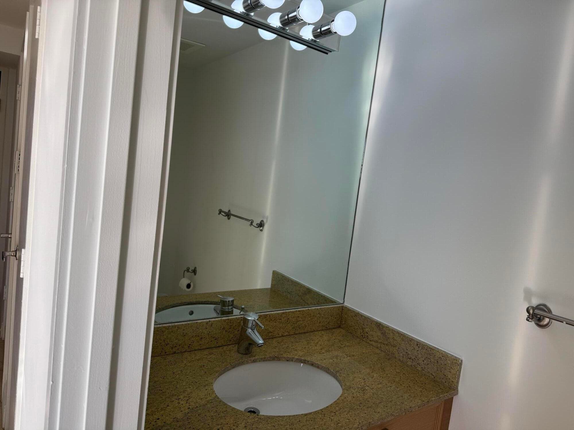 16275 Collins Avenue #1004, Sunny Isles Beach, FL 33160 10