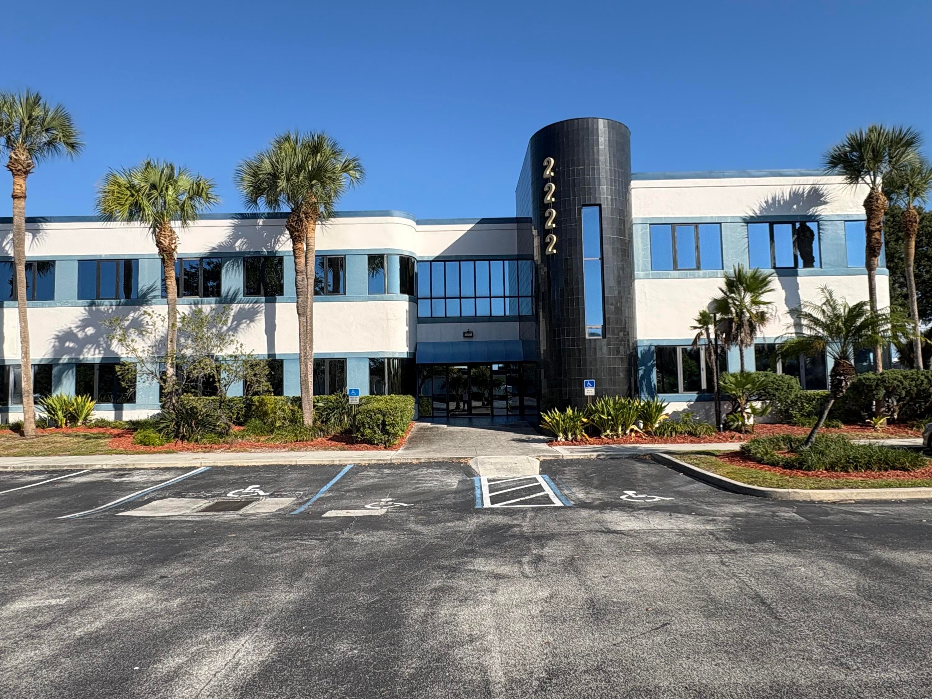 2222 Colonial Road 200, Fort Pierce, FL 34950 7