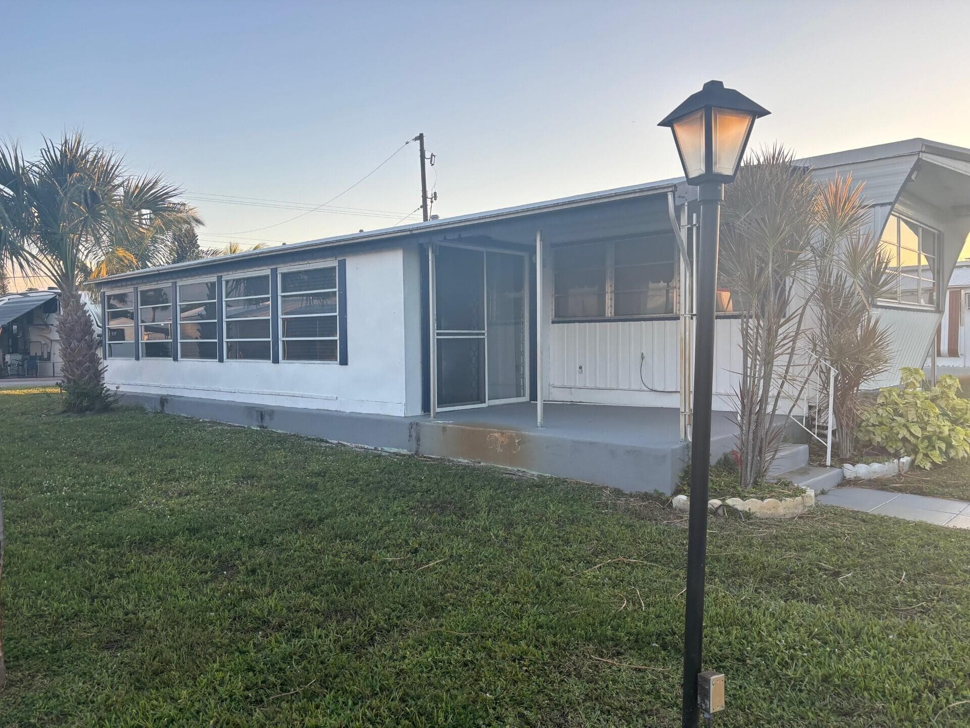 562 NE 47th St, Lot 393, Deerfield Beach, FL 33064 3