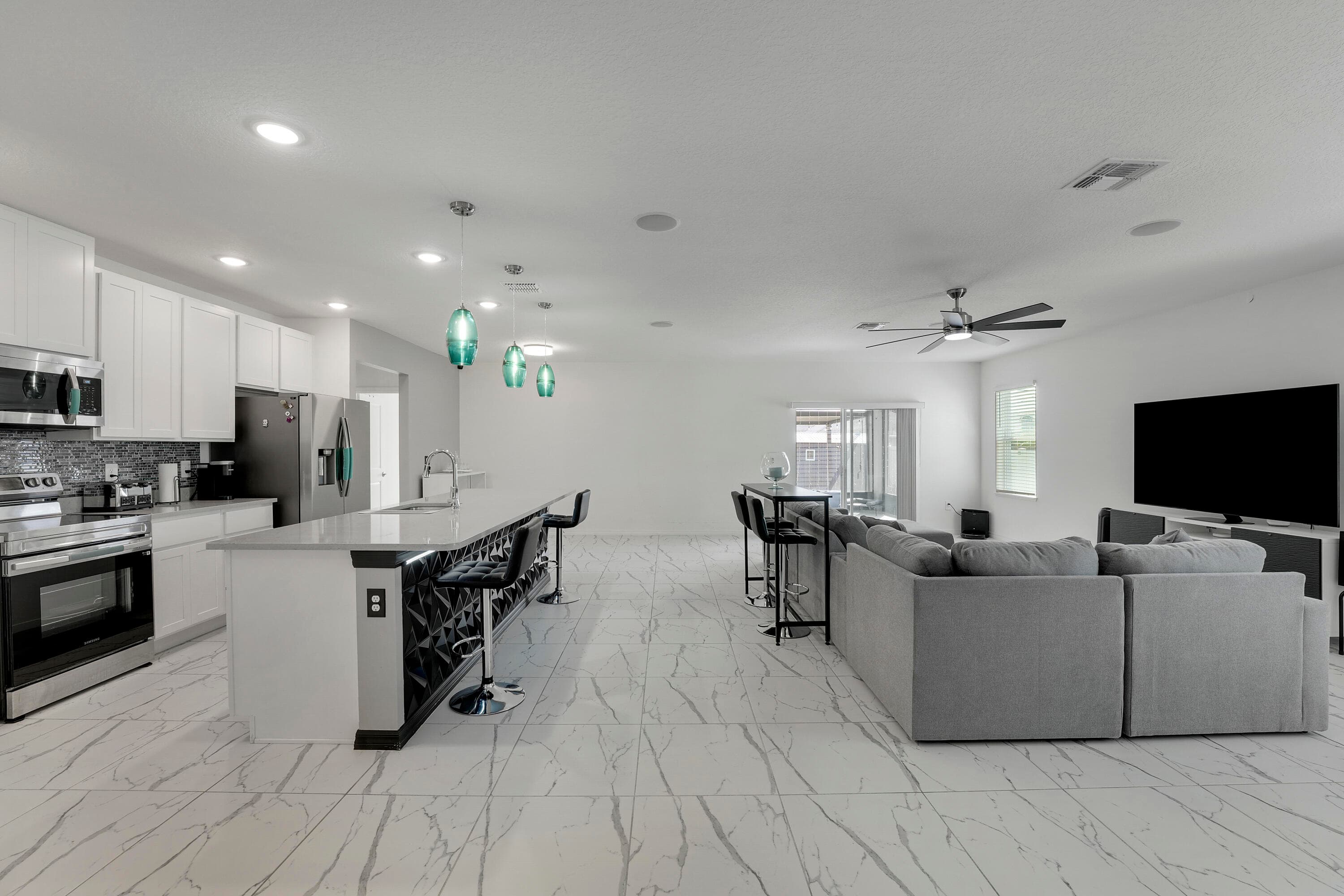 684 SW Jada Road, Port St. Lucie, FL 34953 18