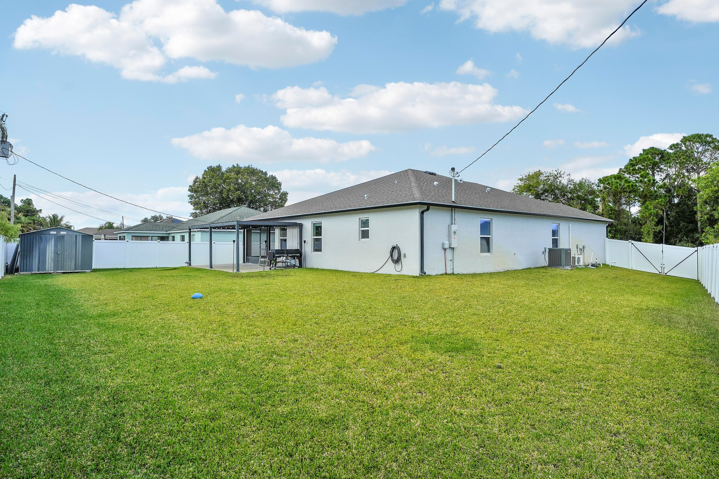 684 SW Jada Road, Port St. Lucie, FL 34953 43