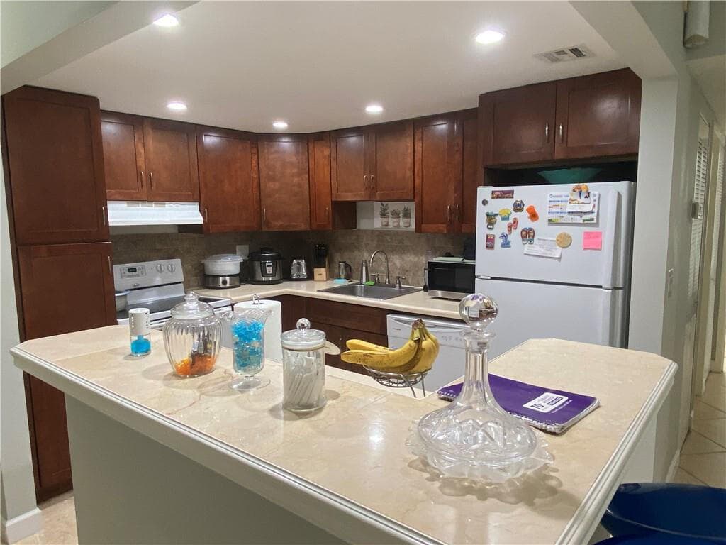 4374 NW 9th Avenue 17-3b, Deerfield Beach, FL 33064 13