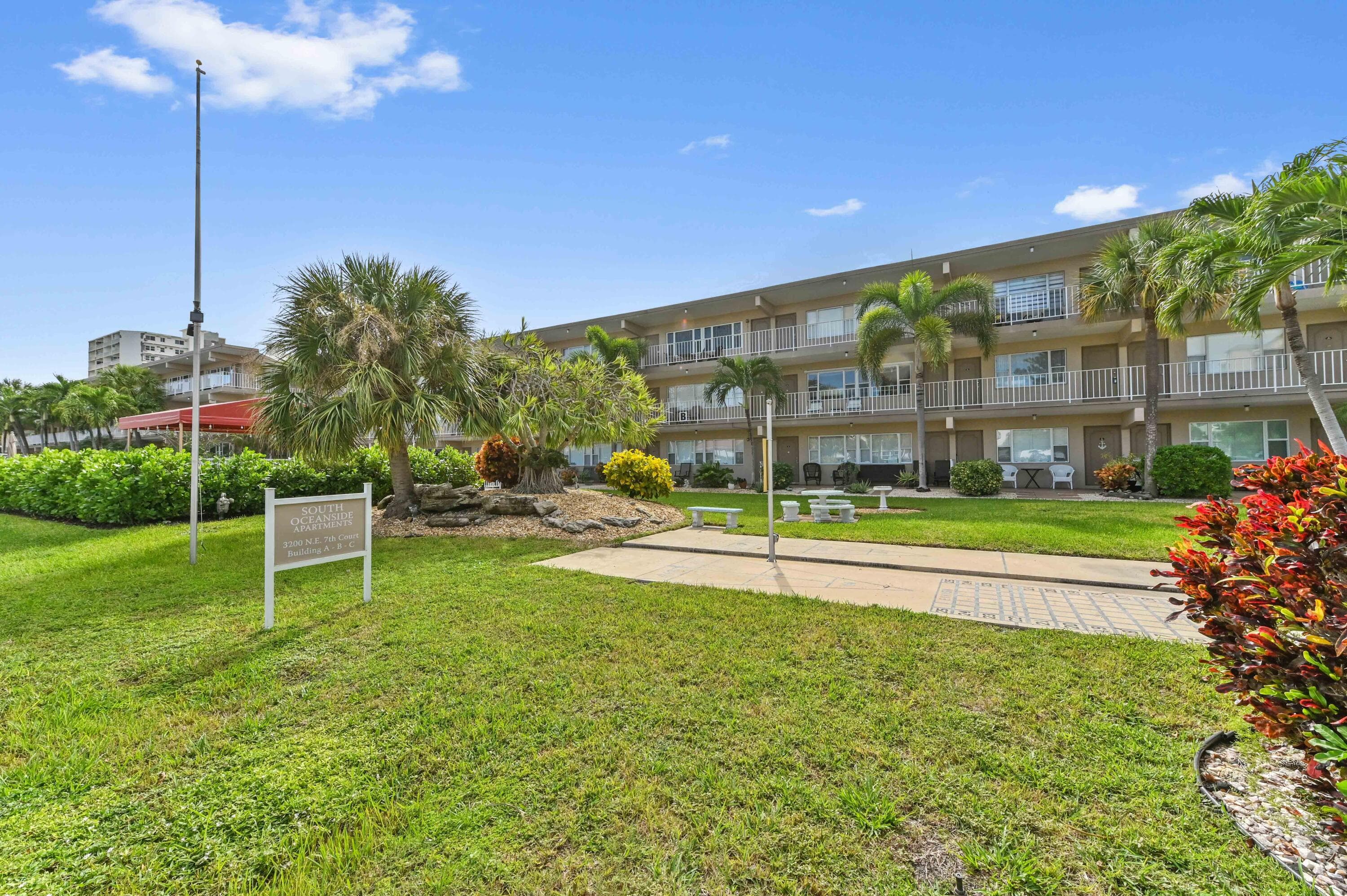 3200 NE 7th Court 205b, Pompano Beach, FL 33062 3