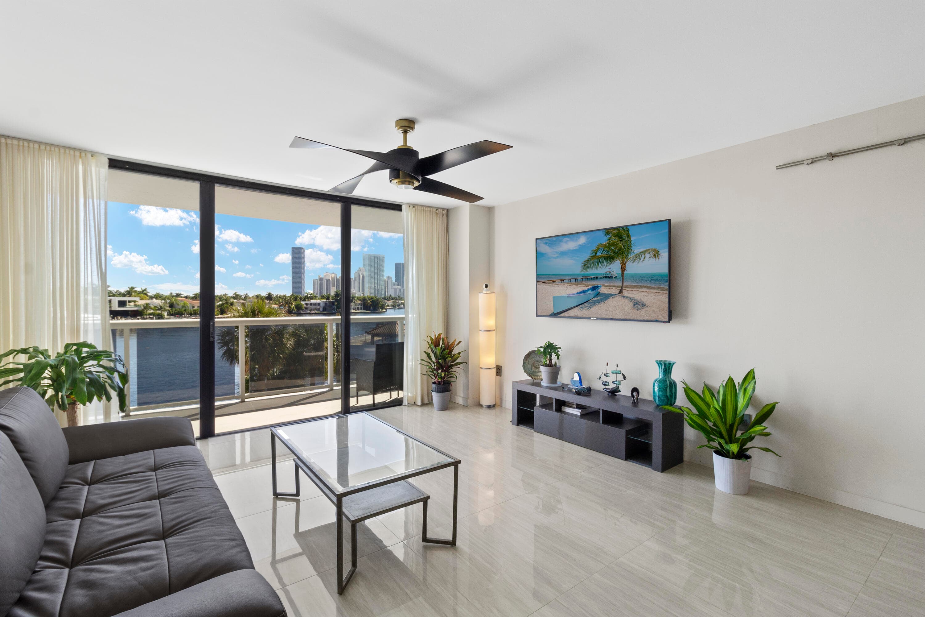 20515 E Country Club Drive 345, Aventura, FL 33180 5