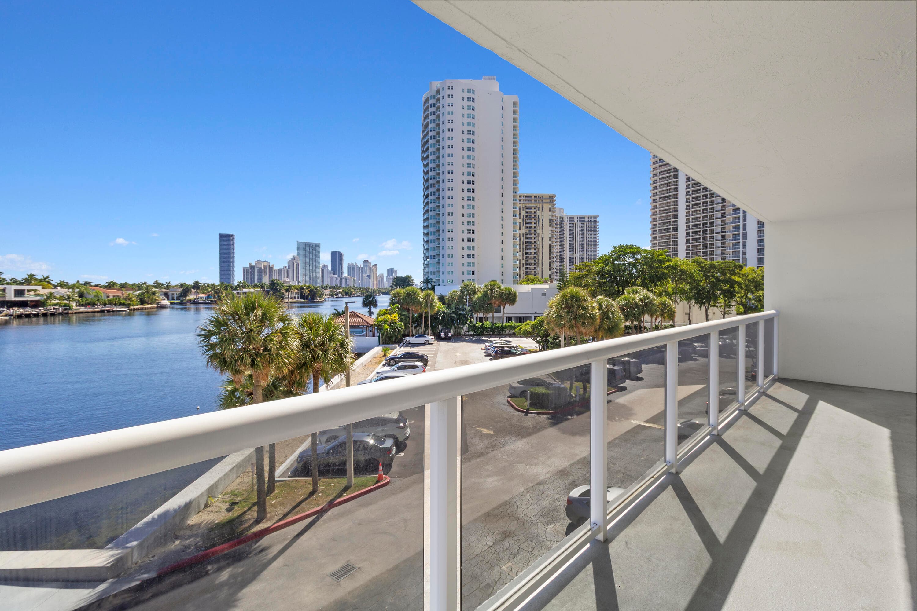 20515 E Country Club Drive 345, Aventura, FL 33180 9